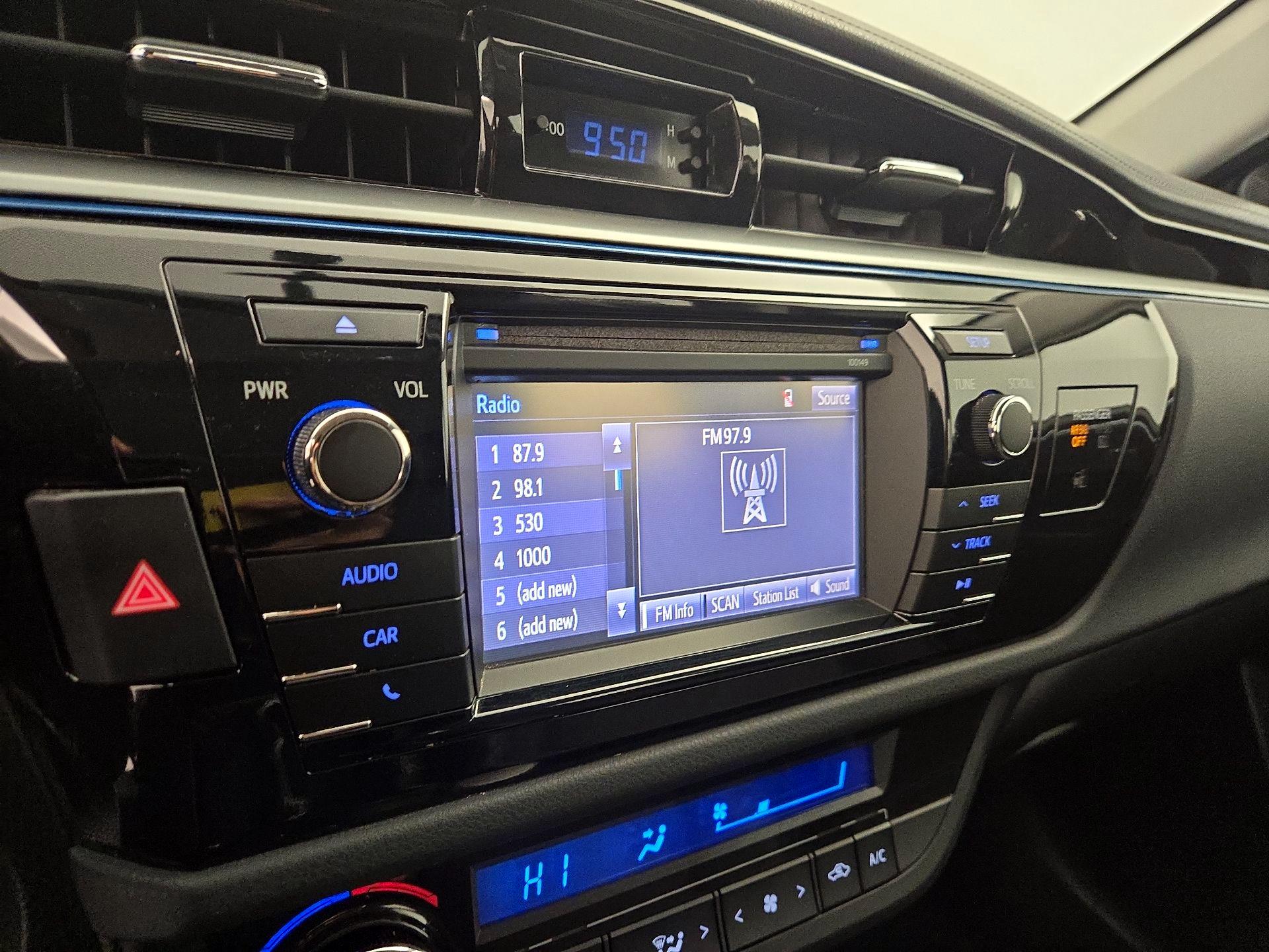 Thumbnail: 2015 Toyota Corolla - 15