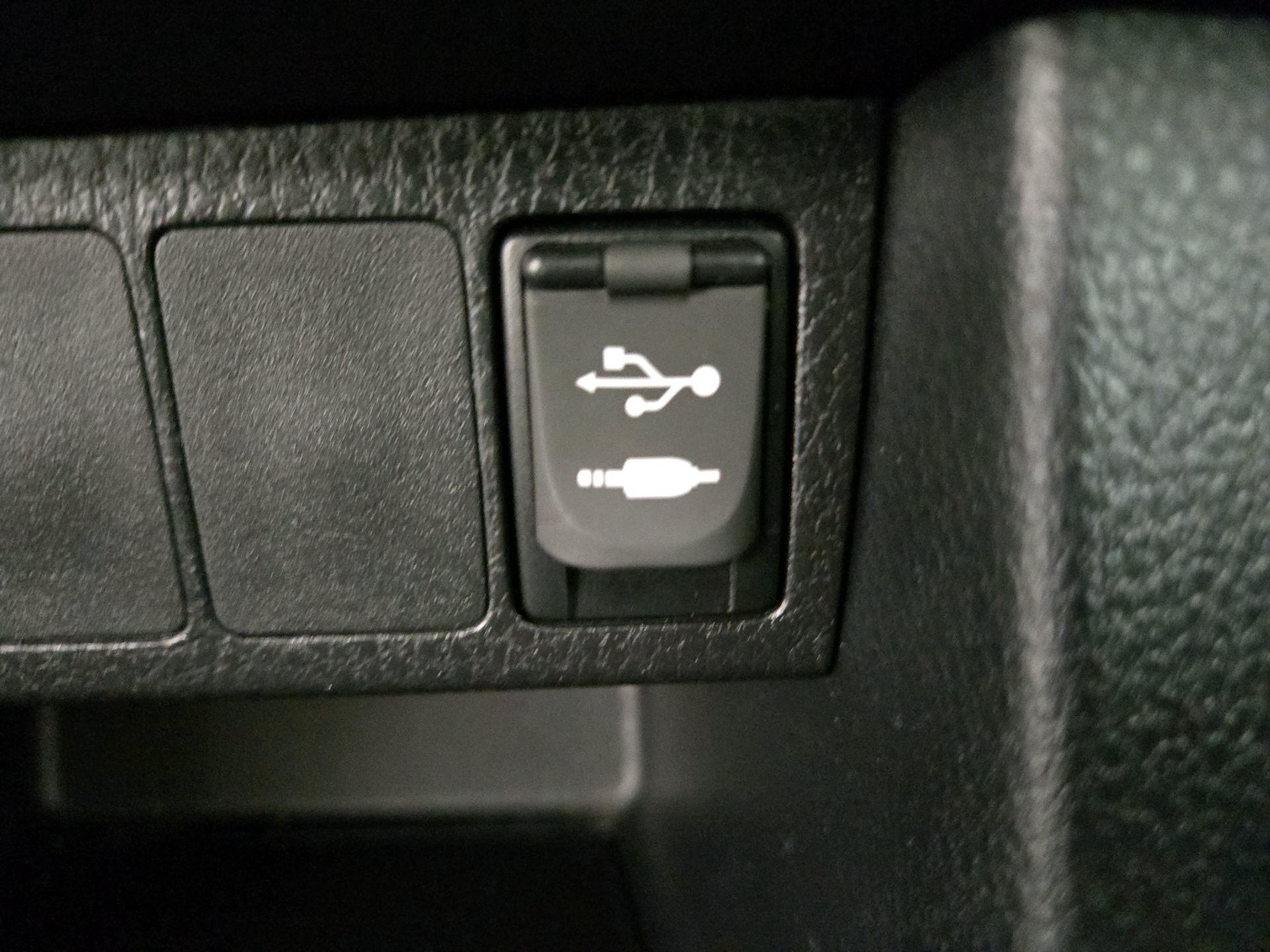 Thumbnail: 2015 Toyota Corolla - 18