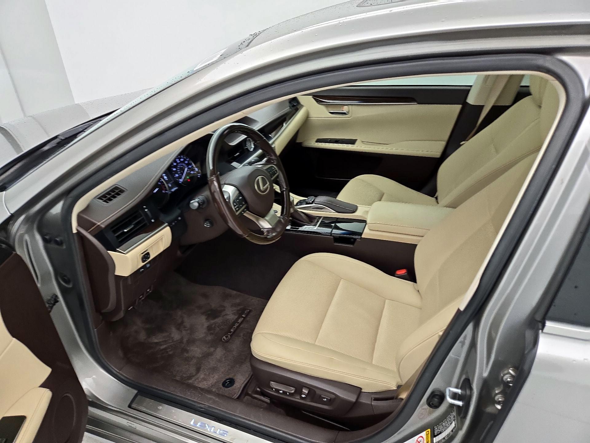 Thumbnail: 2016 Lexus ES - 11