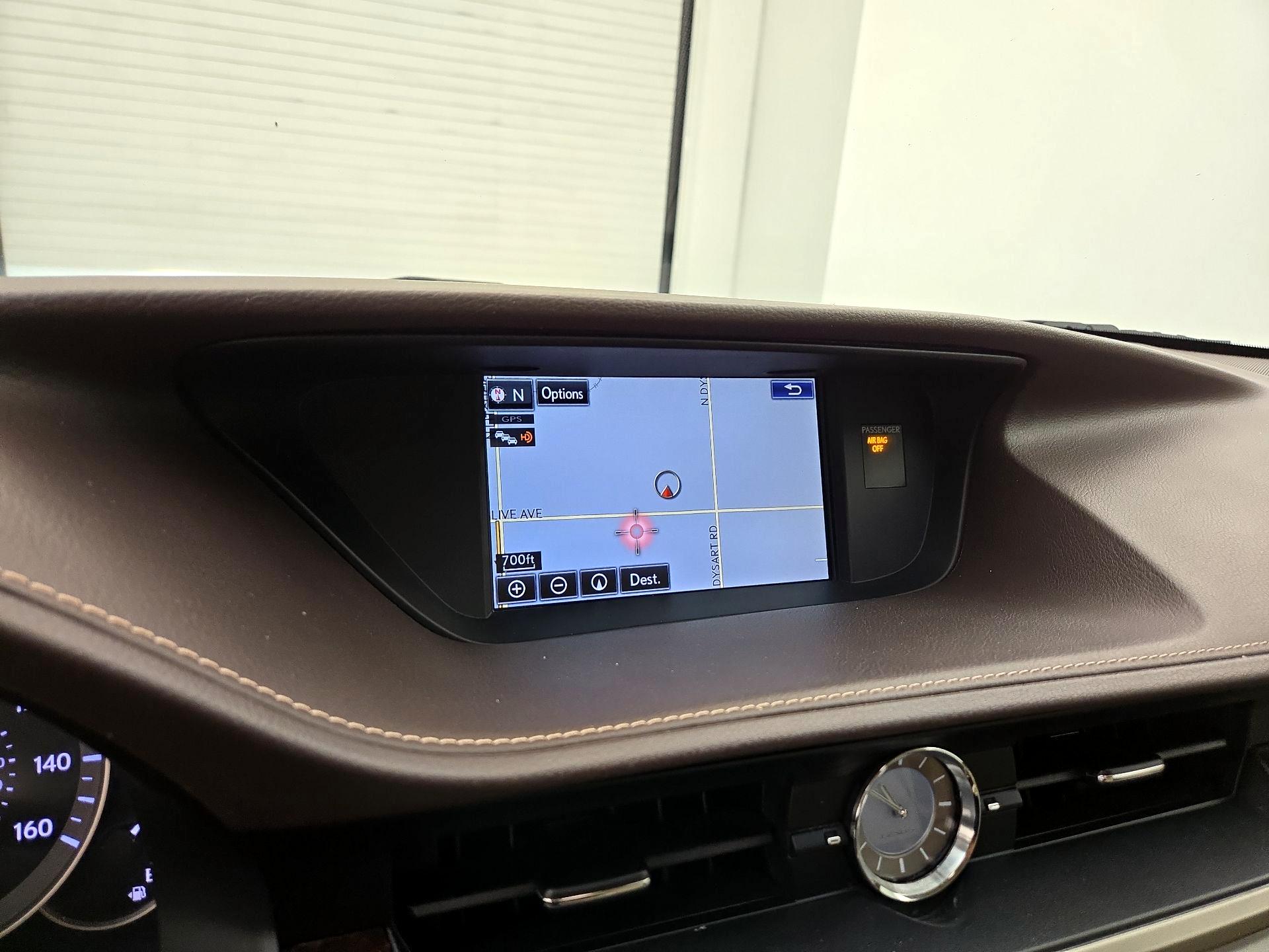 Thumbnail: 2016 Lexus ES - 14