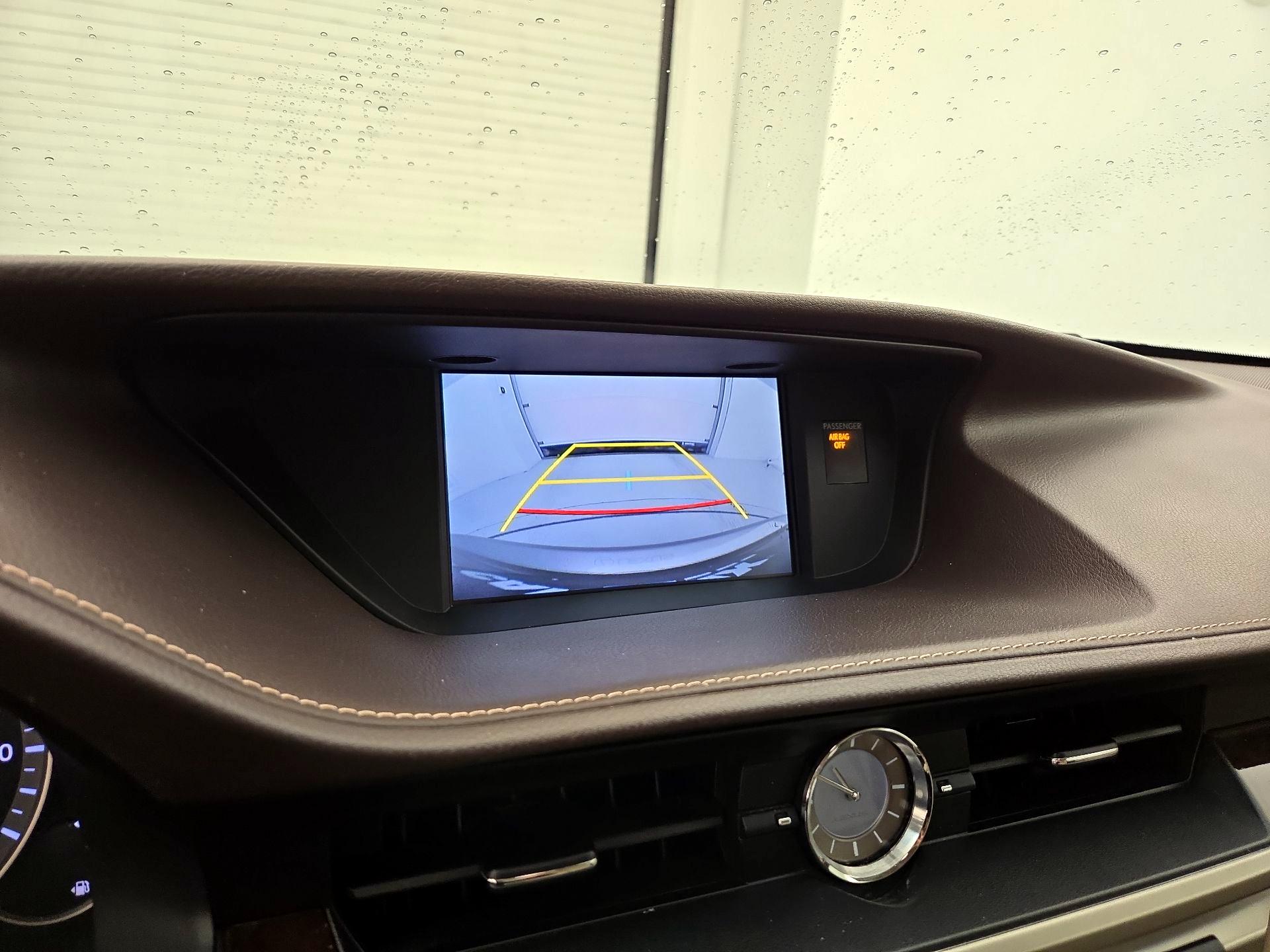 Thumbnail: 2016 Lexus ES - 15