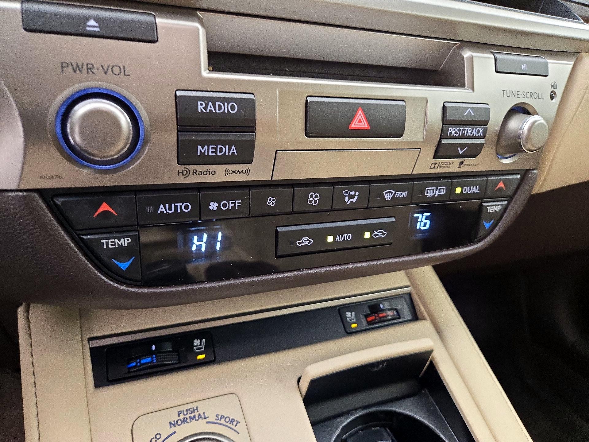 Thumbnail: 2016 Lexus ES - 17