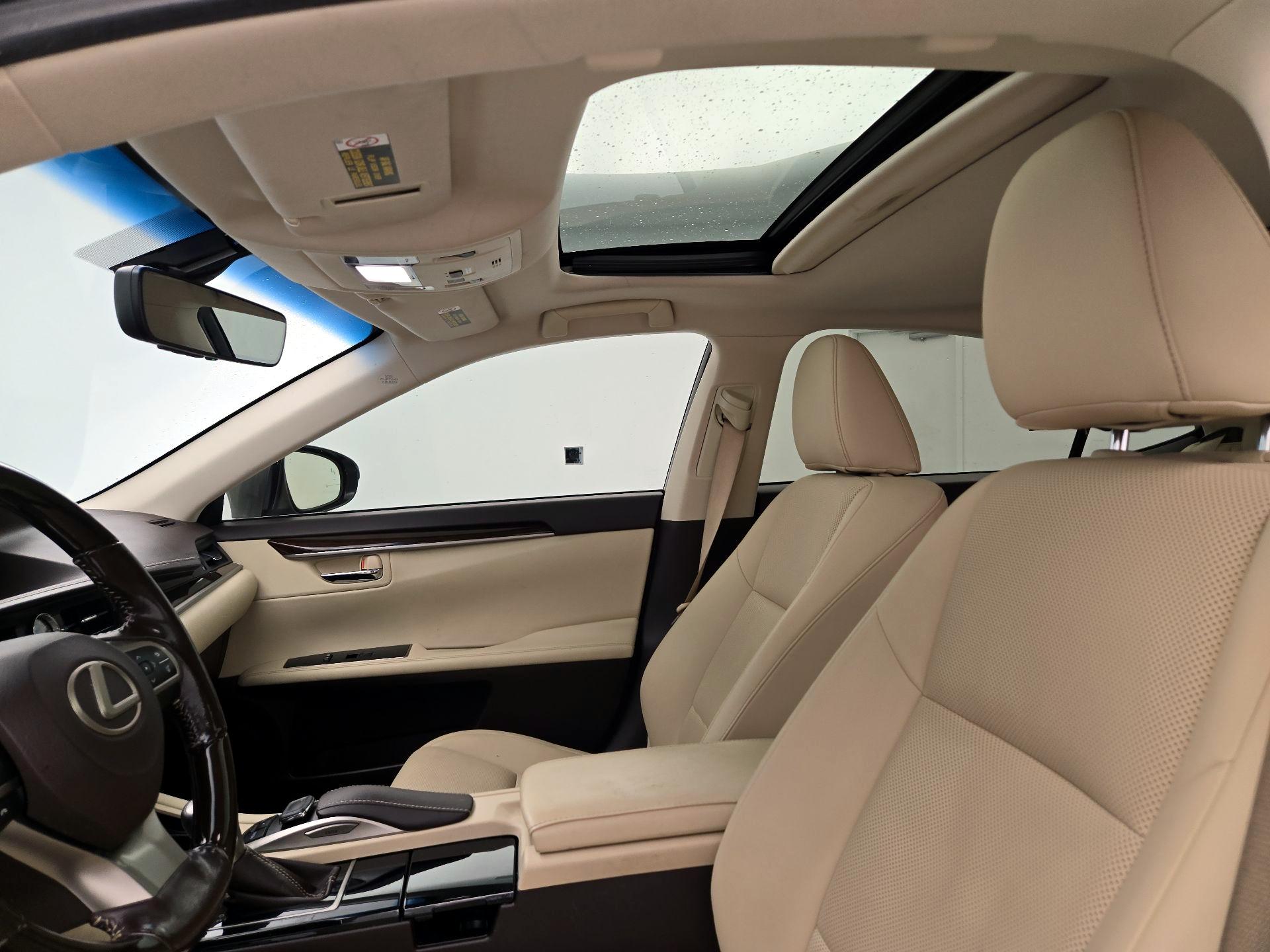 Thumbnail: 2016 Lexus ES - 20