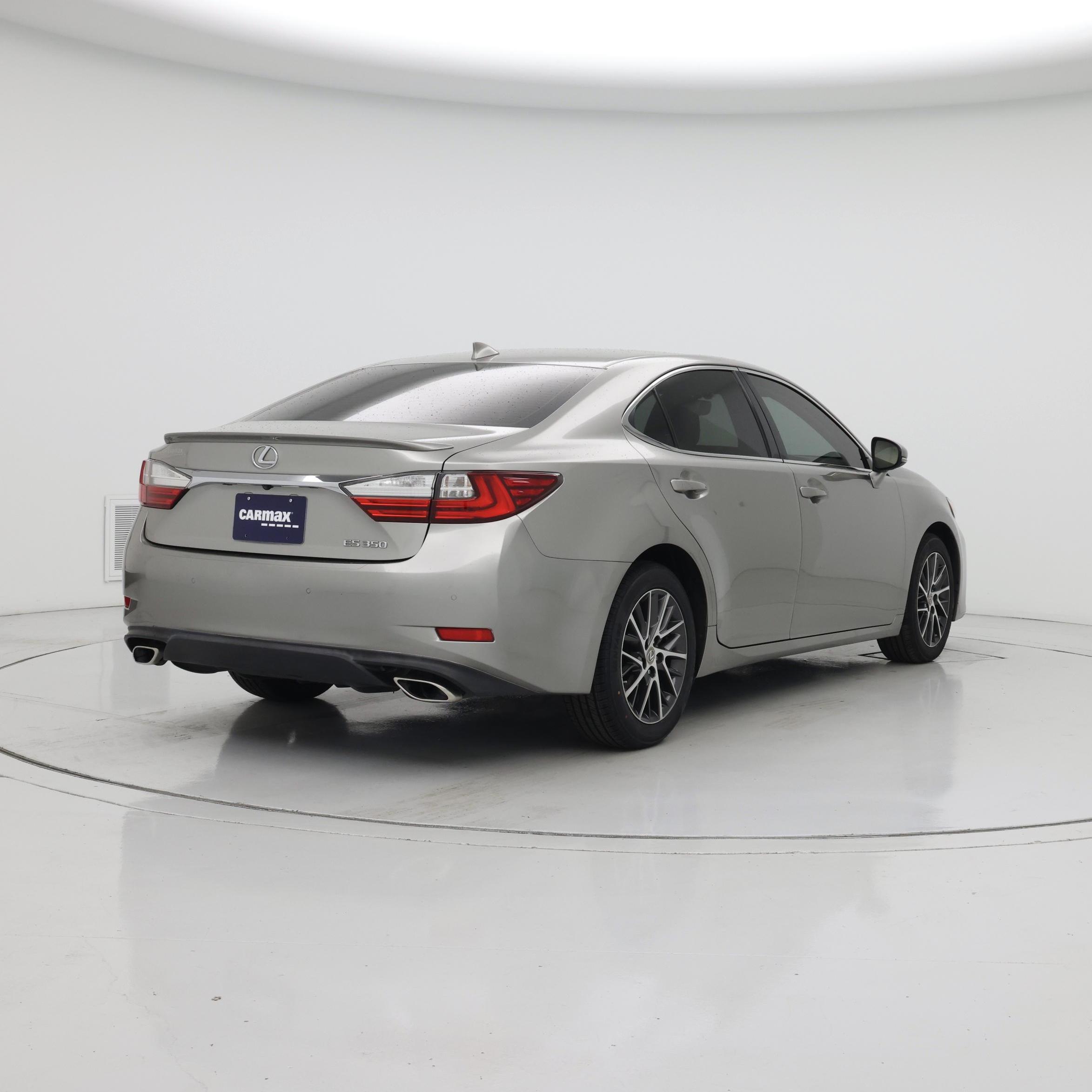 Thumbnail: 2016 Lexus ES - 8