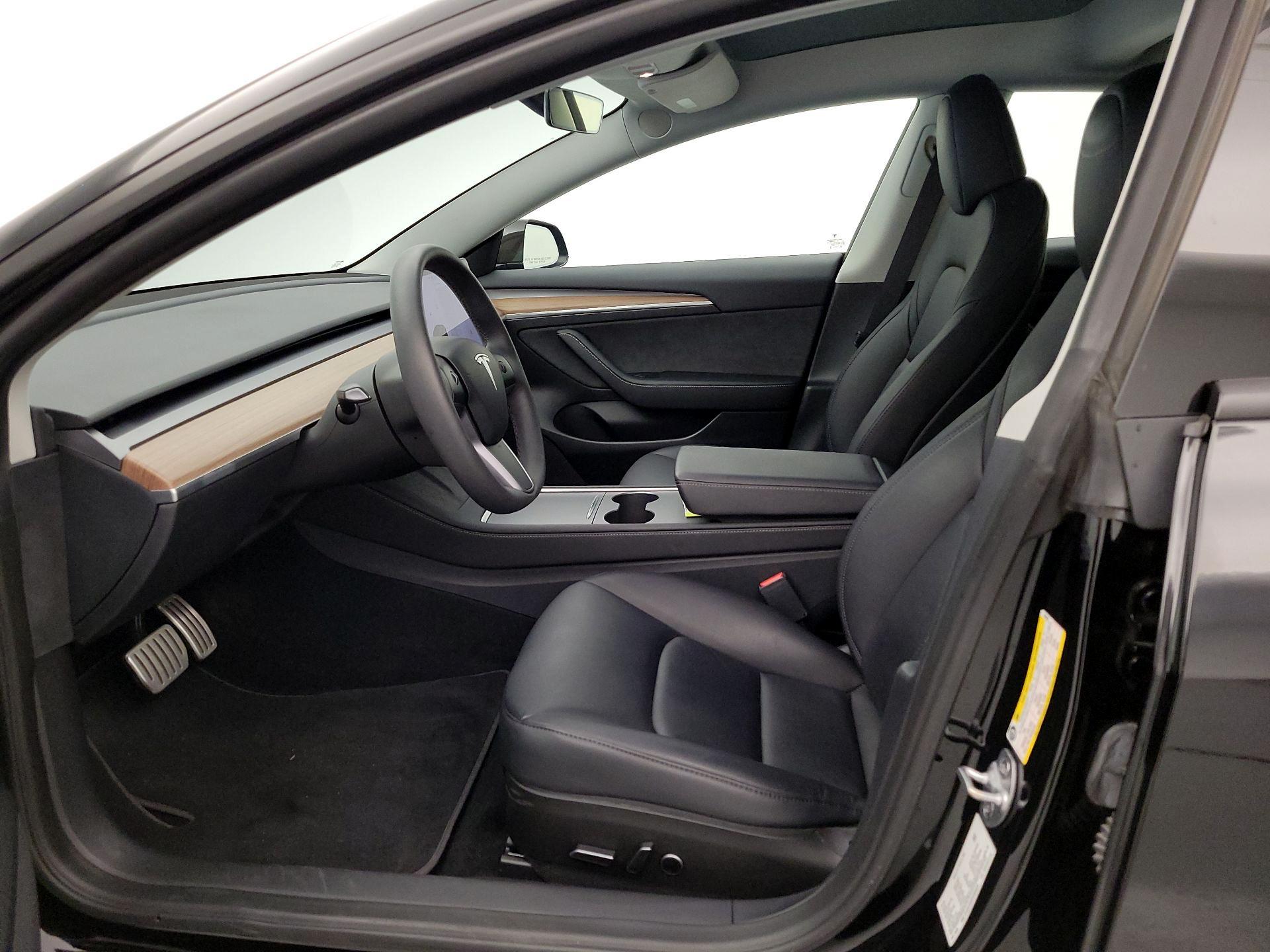 Thumbnail: 2023 Tesla Model 3 - 11