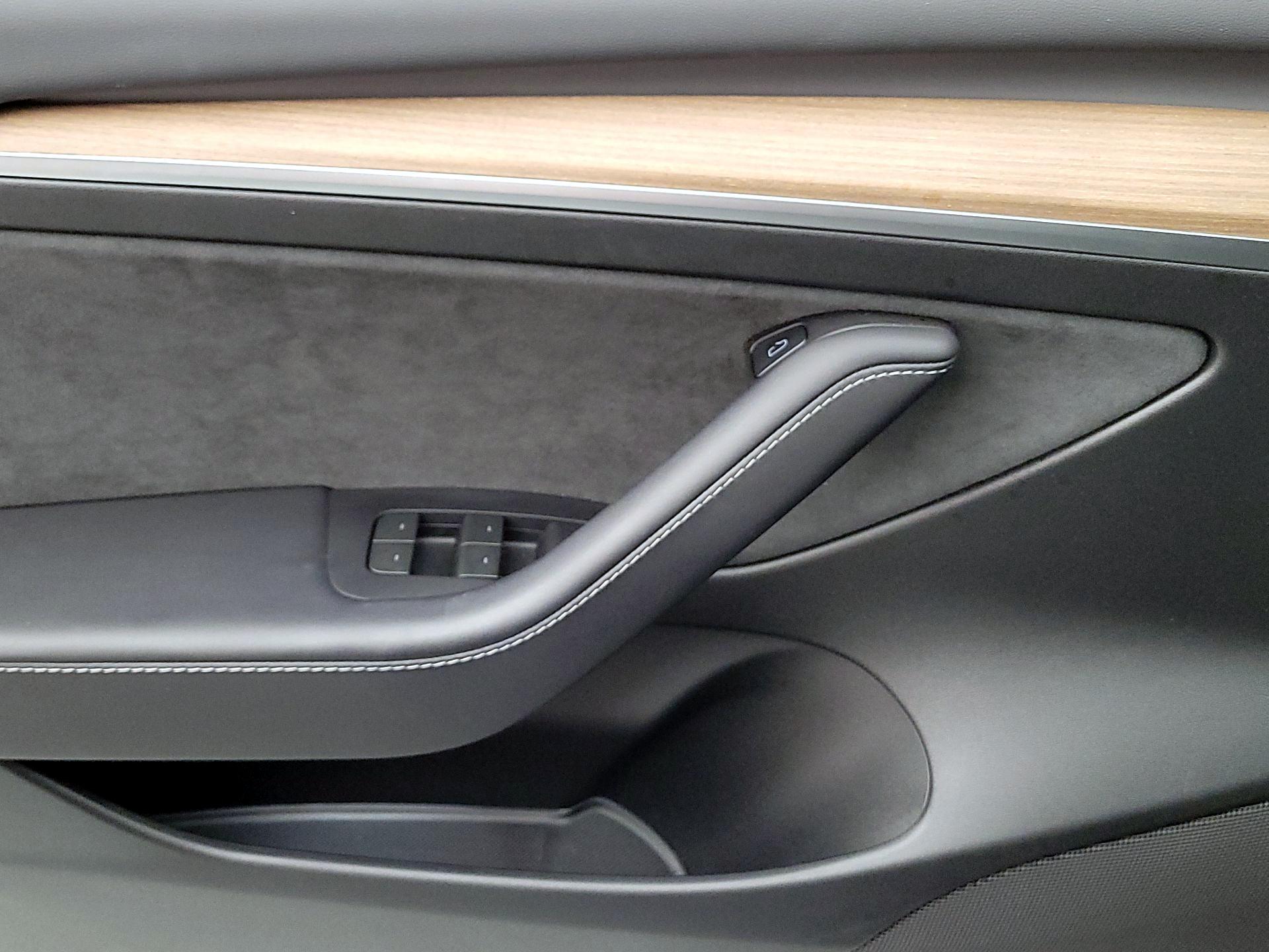 Thumbnail: 2023 Tesla Model 3 - 12