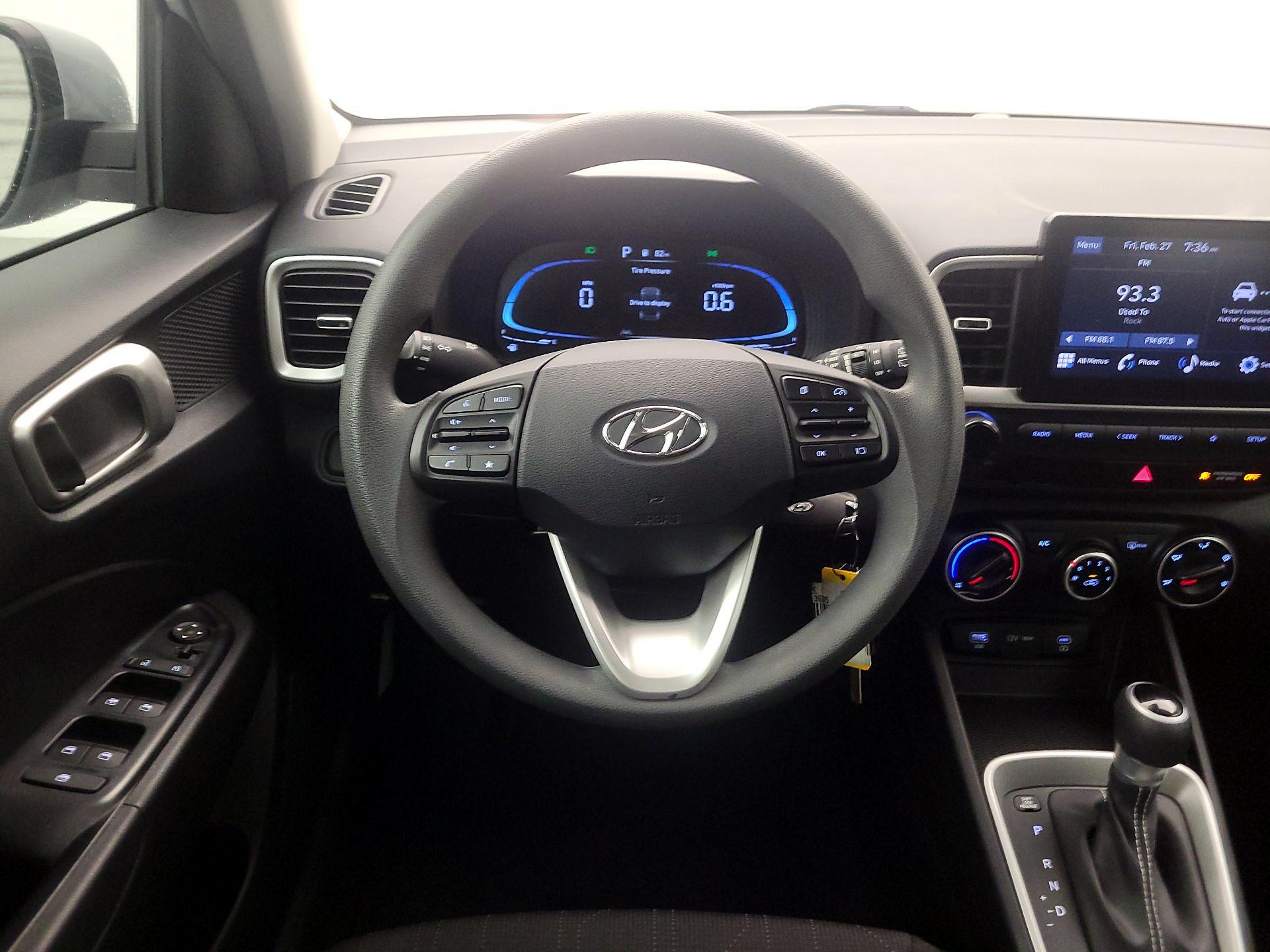 Thumbnail: 2023 Hyundai Venue - 10