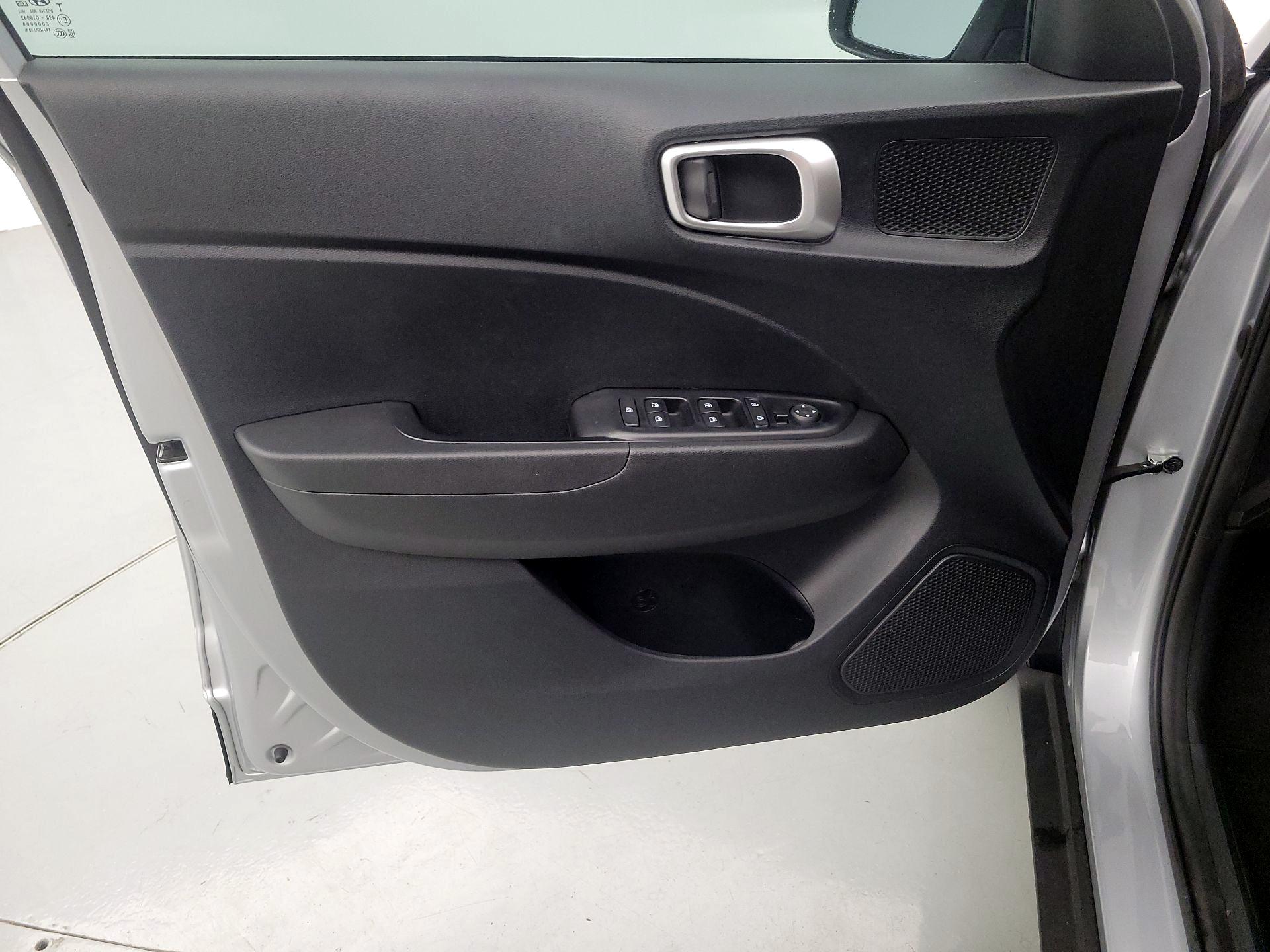 Thumbnail: 2023 Hyundai Venue - 12