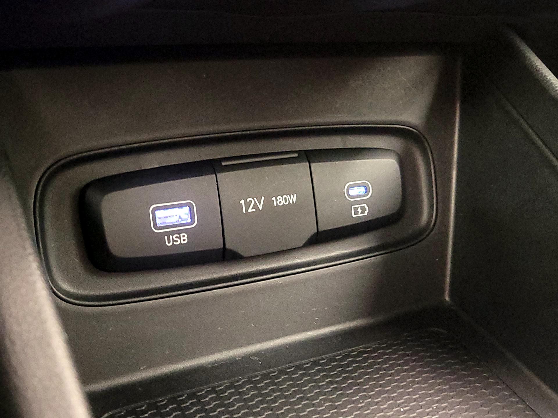 Thumbnail: 2023 Hyundai Venue - 18