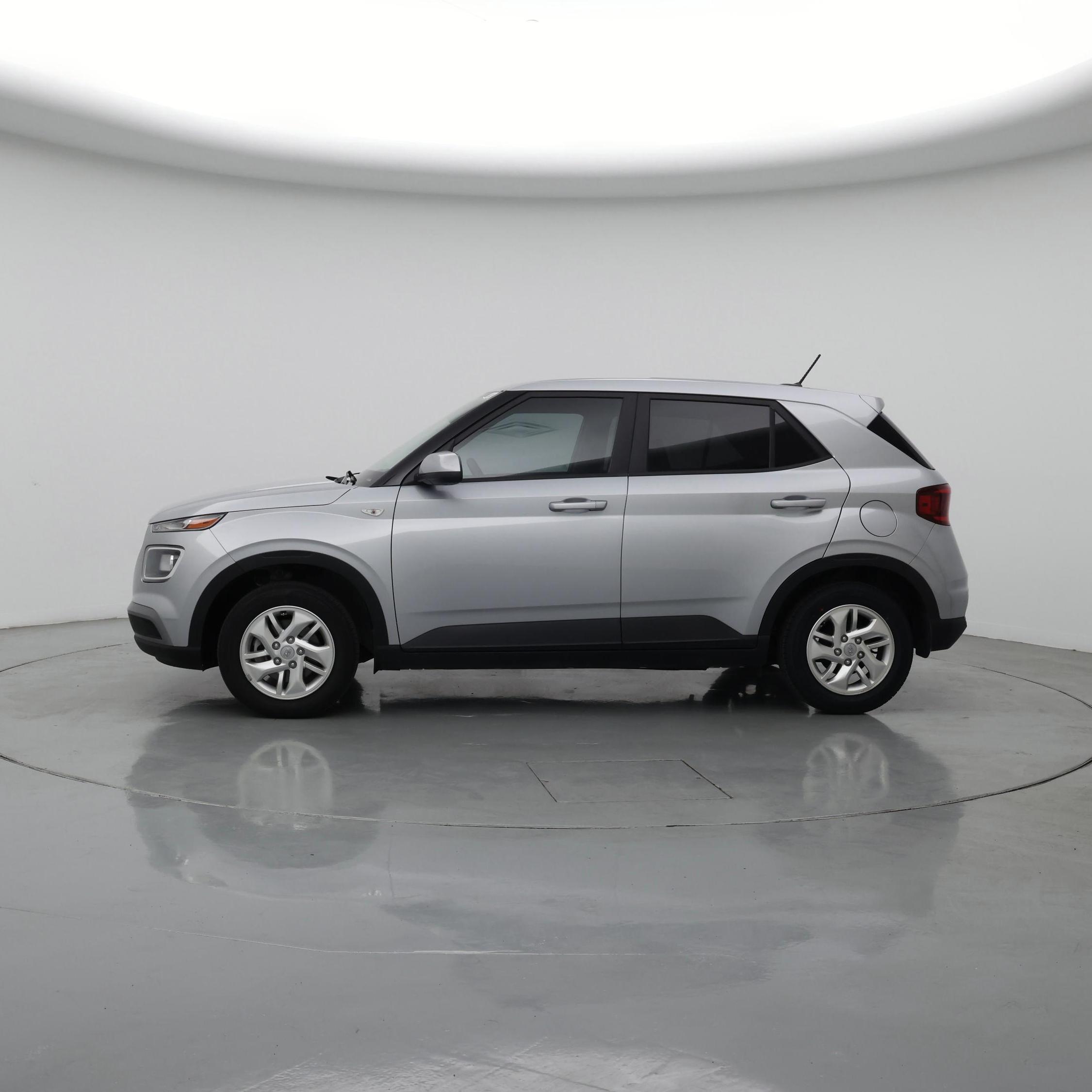 Thumbnail: 2023 Hyundai Venue - 3