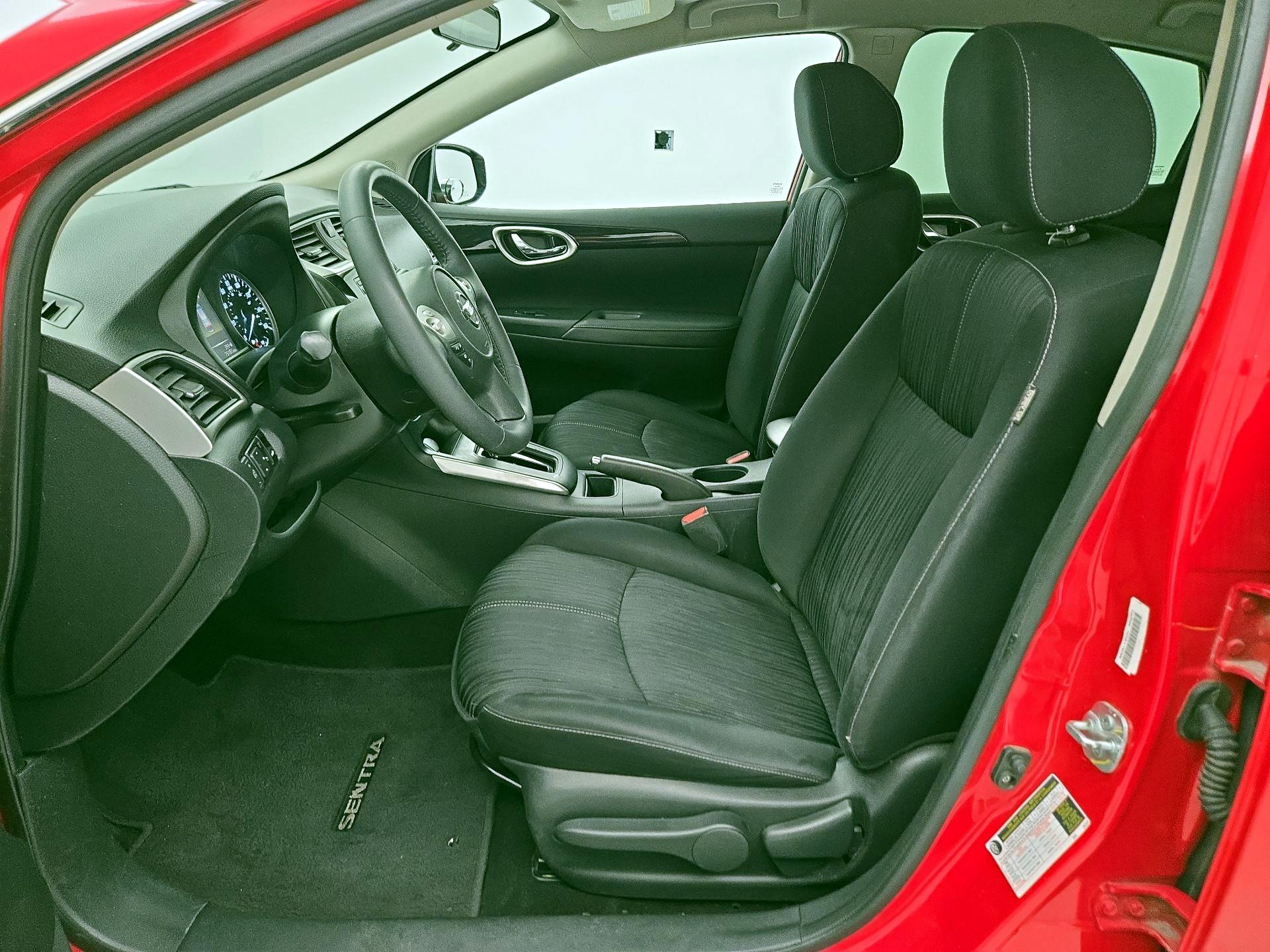 Thumbnail: 2016 Nissan Sentra - 11