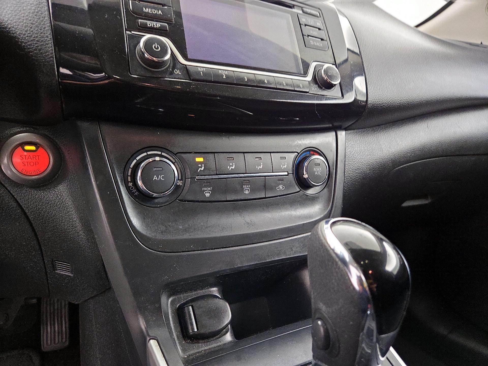 Thumbnail: 2016 Nissan Sentra - 16