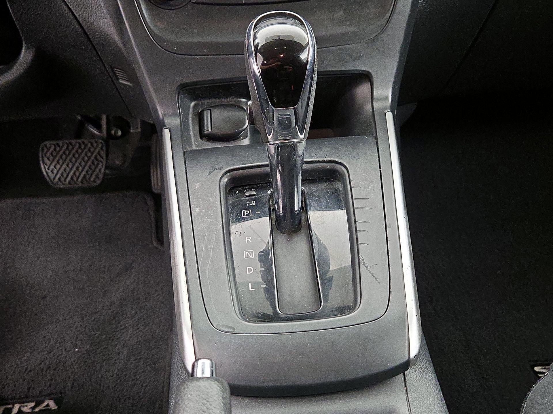 Thumbnail: 2016 Nissan Sentra - 17