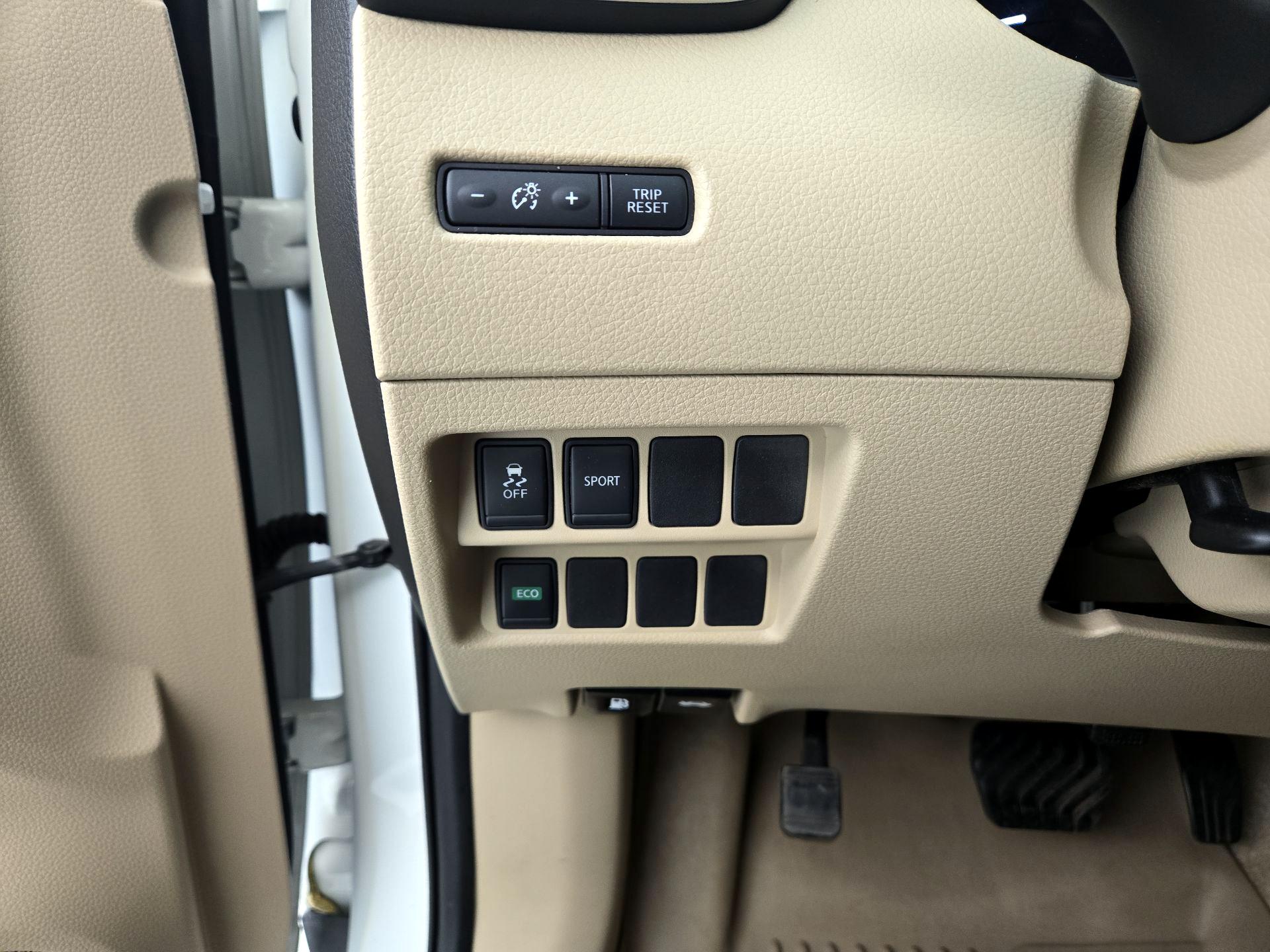 Thumbnail: 2015 Nissan Rogue - 13