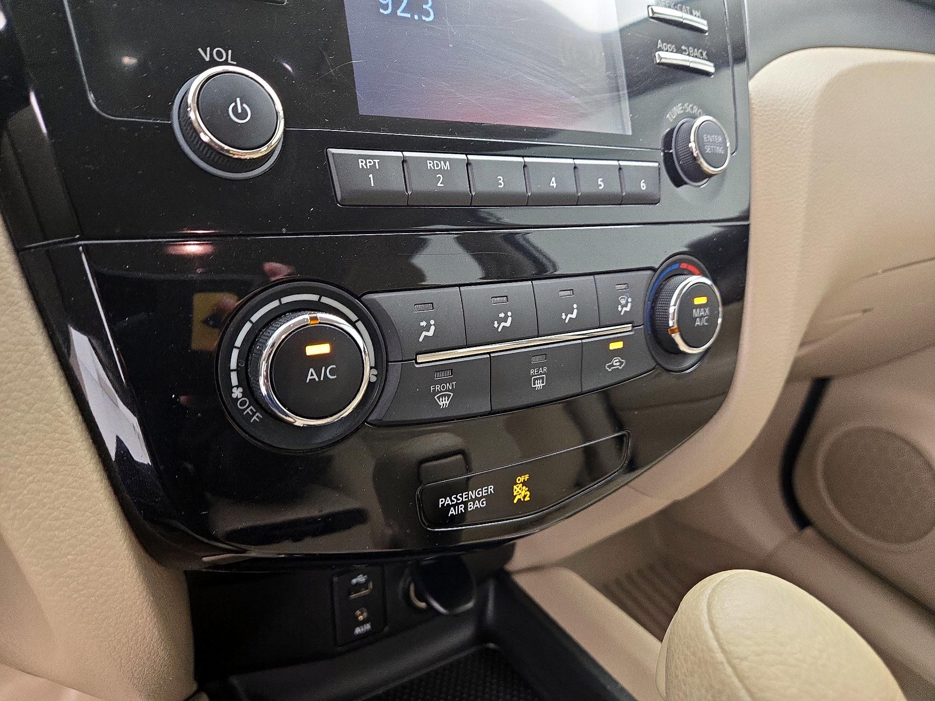 Thumbnail: 2015 Nissan Rogue - 16