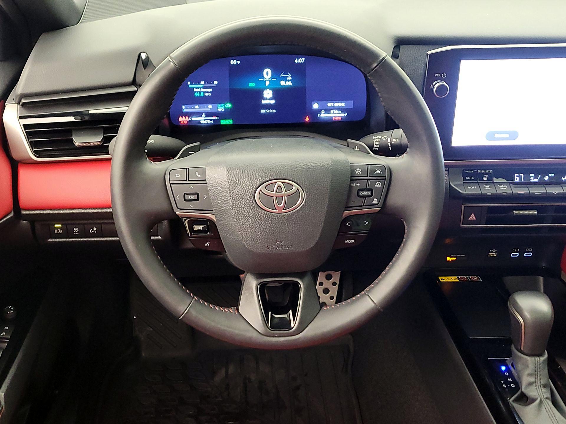 Thumbnail: 2025 Toyota Camry - 10