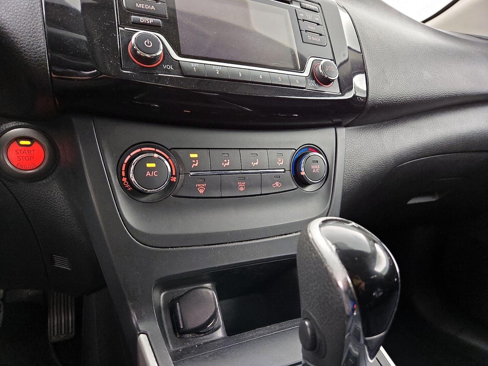 2016 Nissan Sentra SV - Photo 17