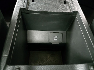 USB/AUX Ports