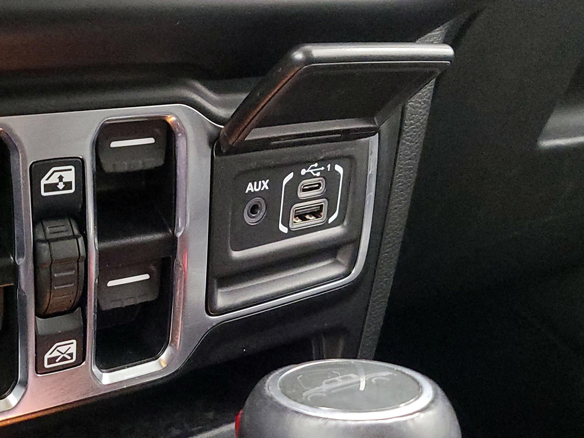 Thumbnail: 2022 Jeep Gladiator - 19