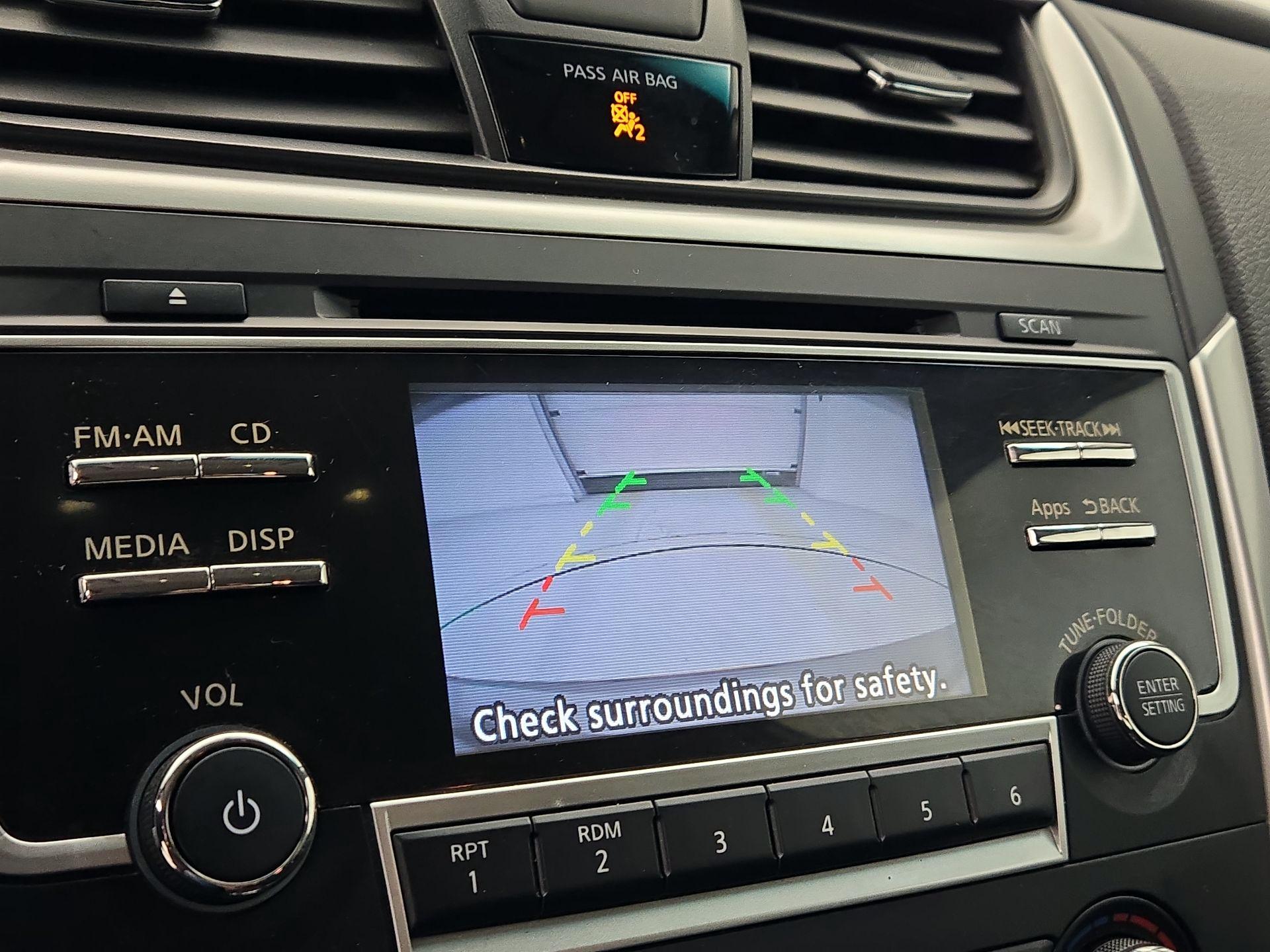 Thumbnail: 2016 Nissan Altima - 14