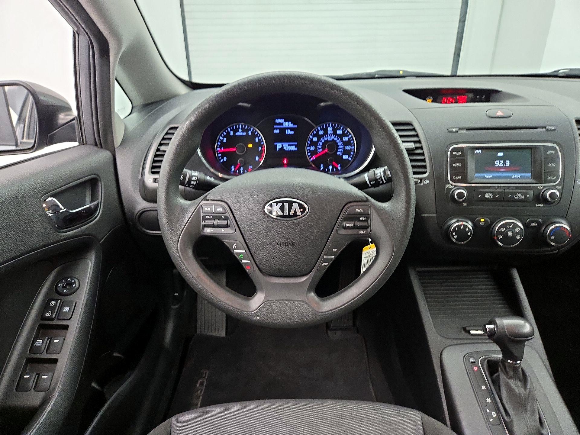 Thumbnail: 2016 Kia Forte - 10
