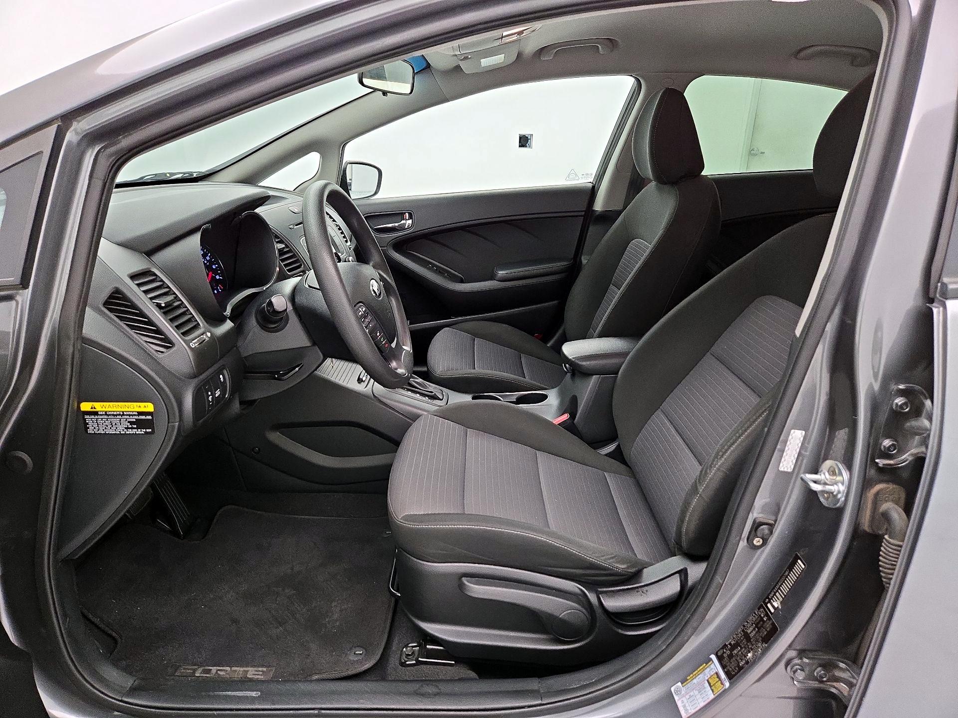 Thumbnail: 2016 Kia Forte - 11