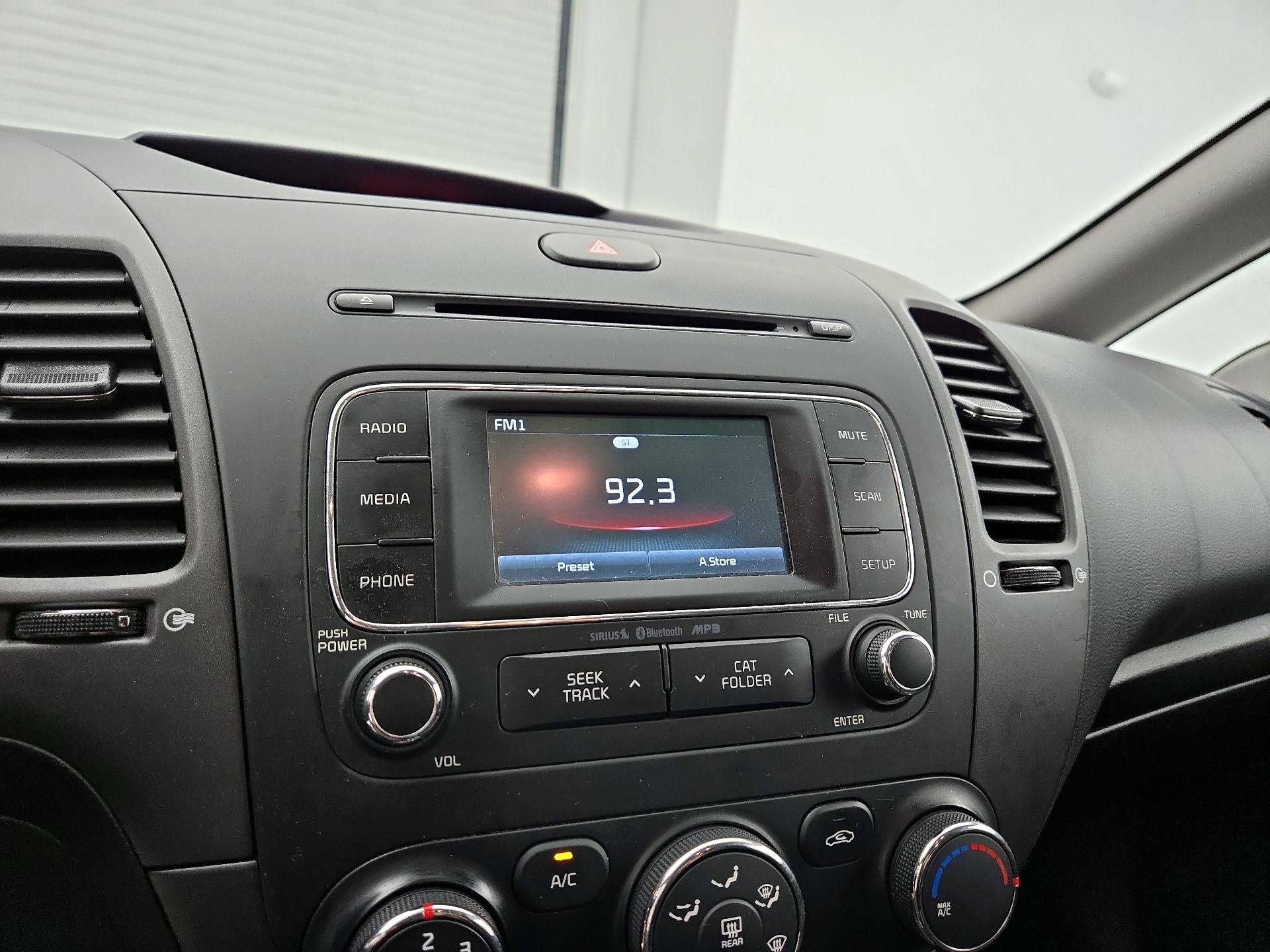 Thumbnail: 2016 Kia Forte - 15