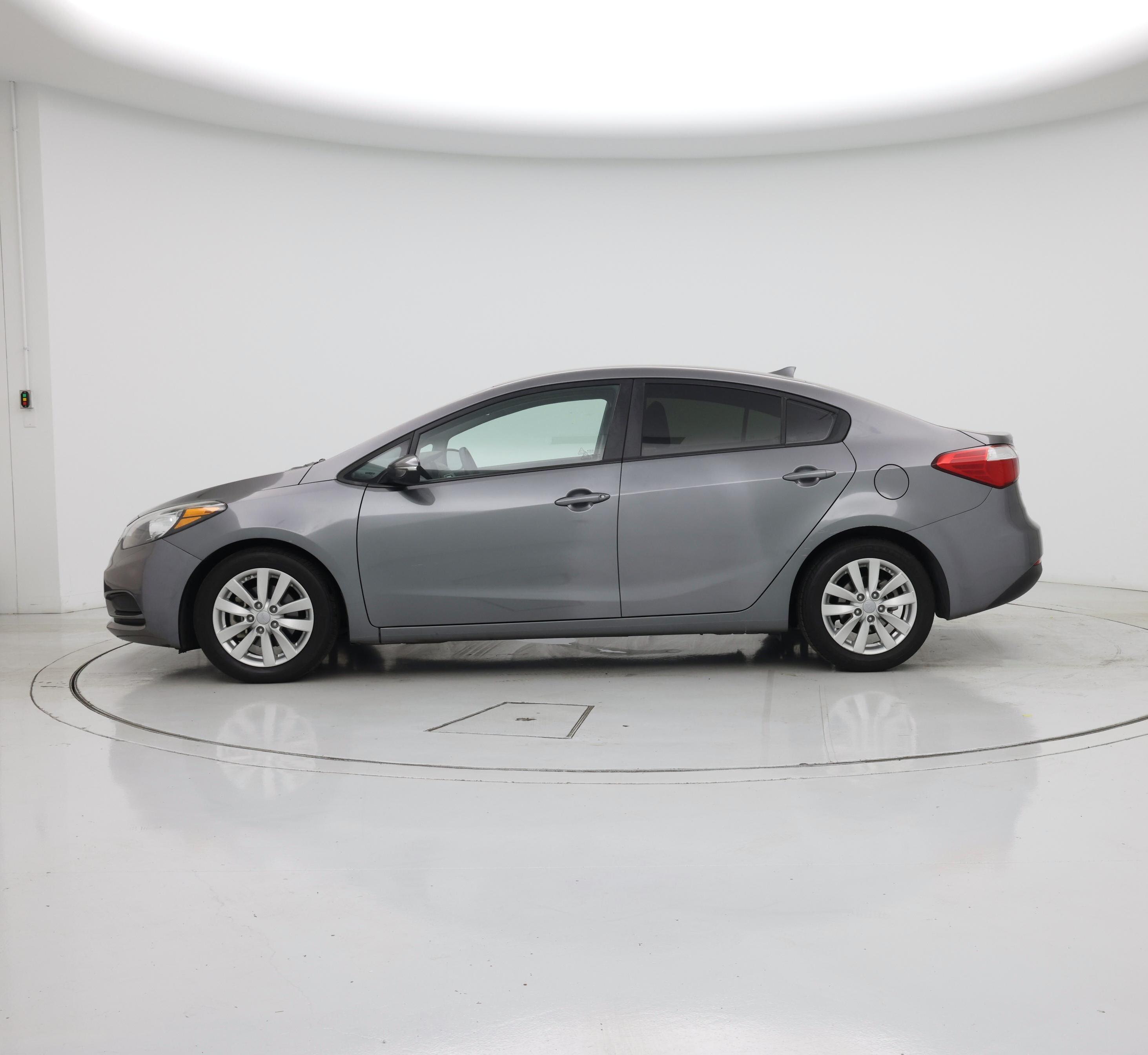 Thumbnail: 2016 Kia Forte - 3