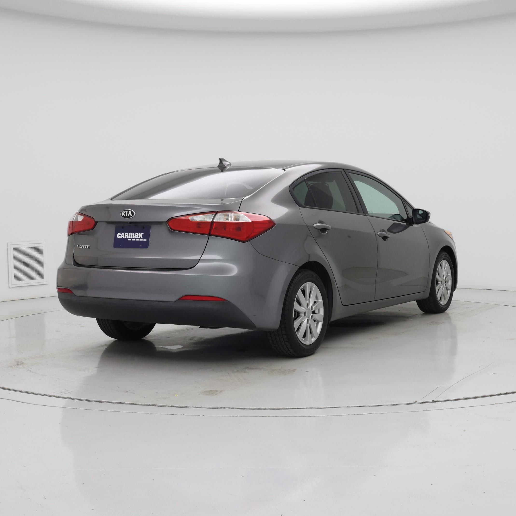 Thumbnail: 2016 Kia Forte - 8