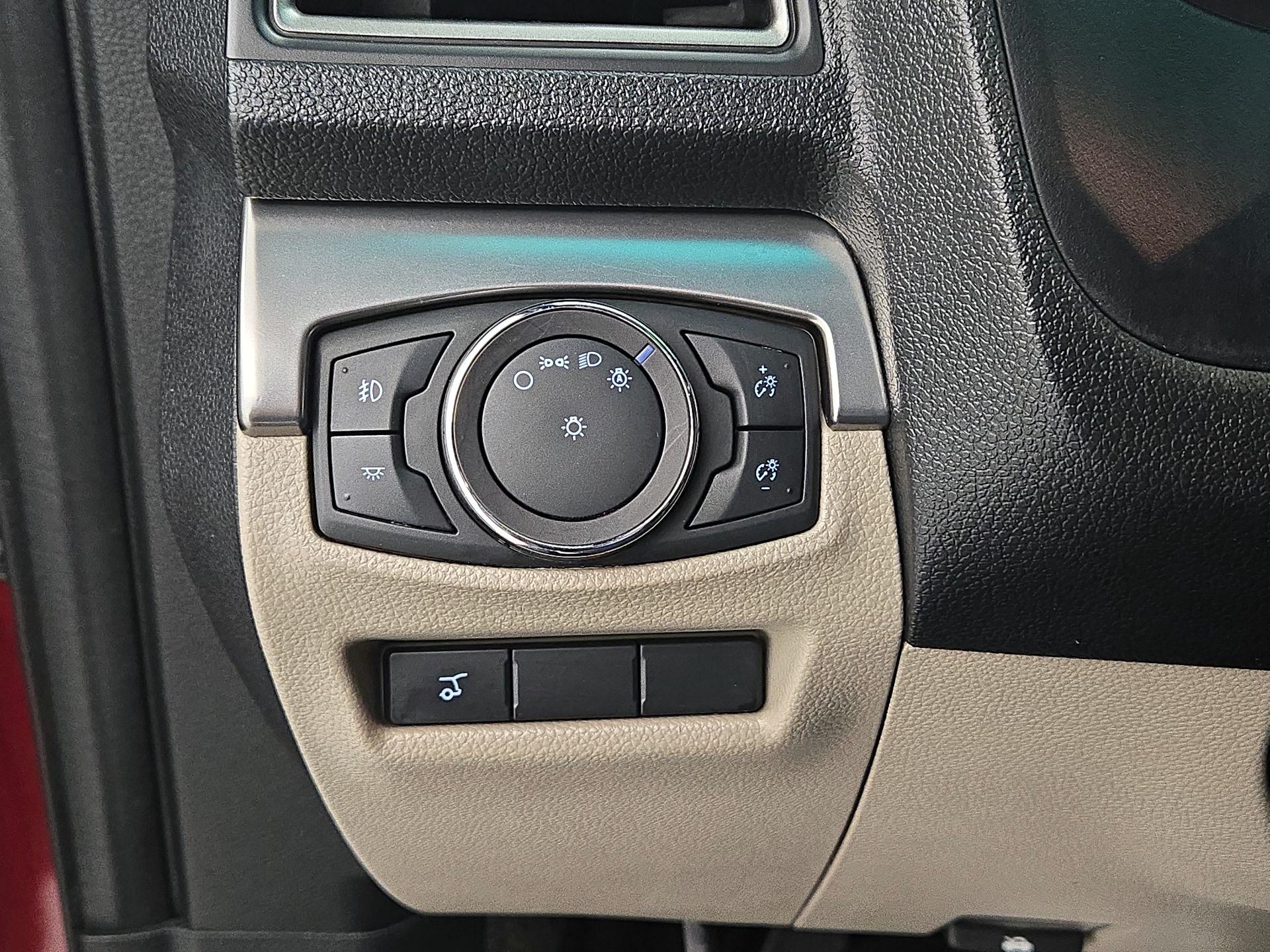 Thumbnail: 2019 Ford Explorer - 13