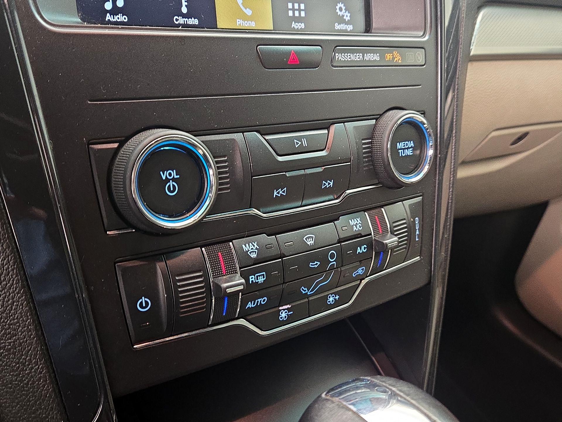 Thumbnail: 2019 Ford Explorer - 16