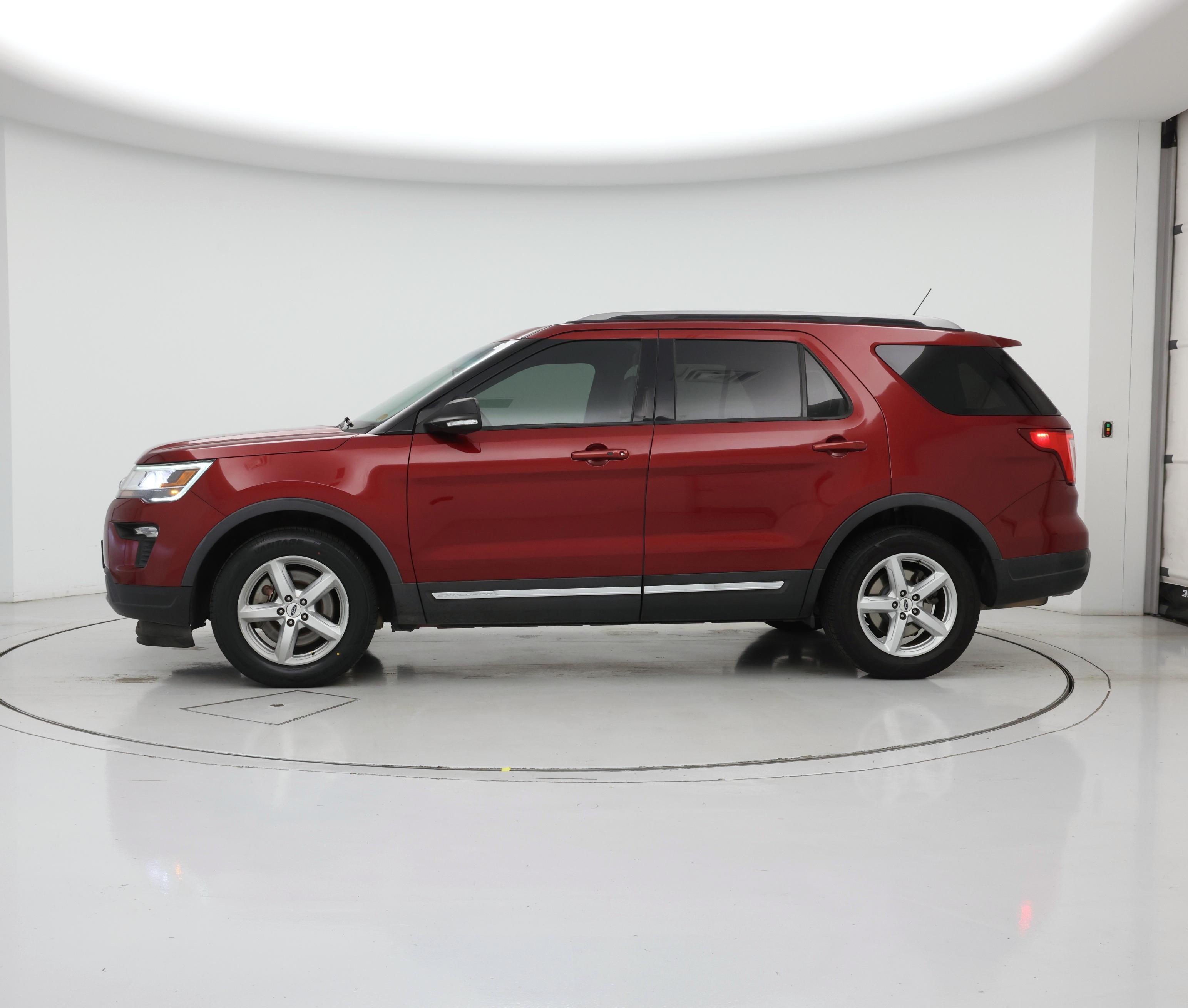 Thumbnail: 2019 Ford Explorer - 3