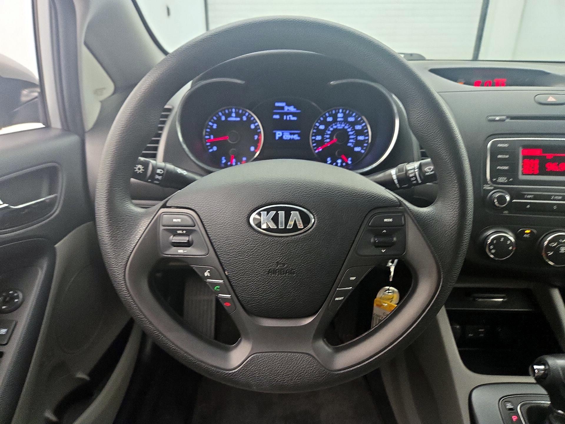 Thumbnail: 2016 Kia Forte - 10