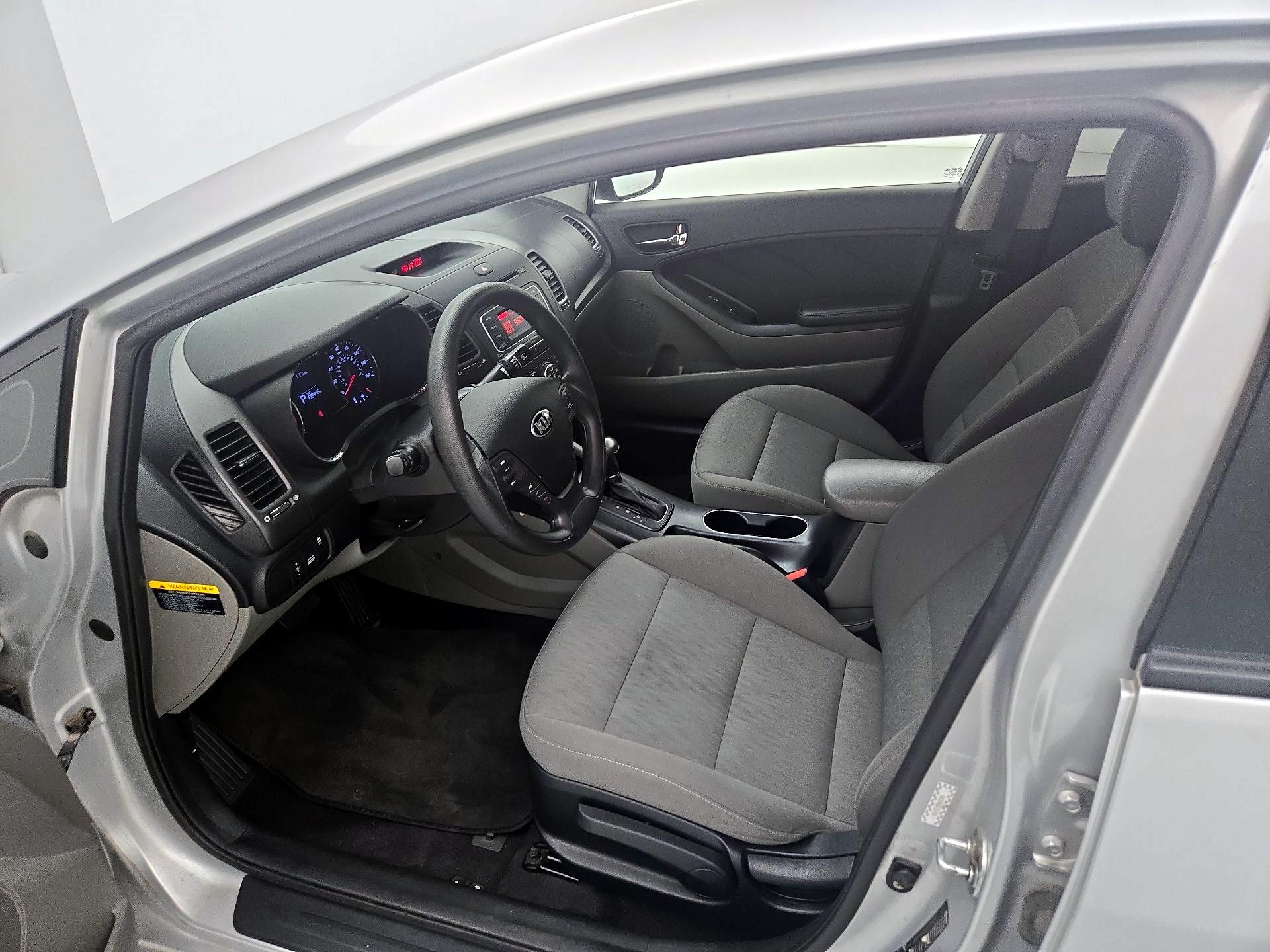 Thumbnail: 2016 Kia Forte - 11