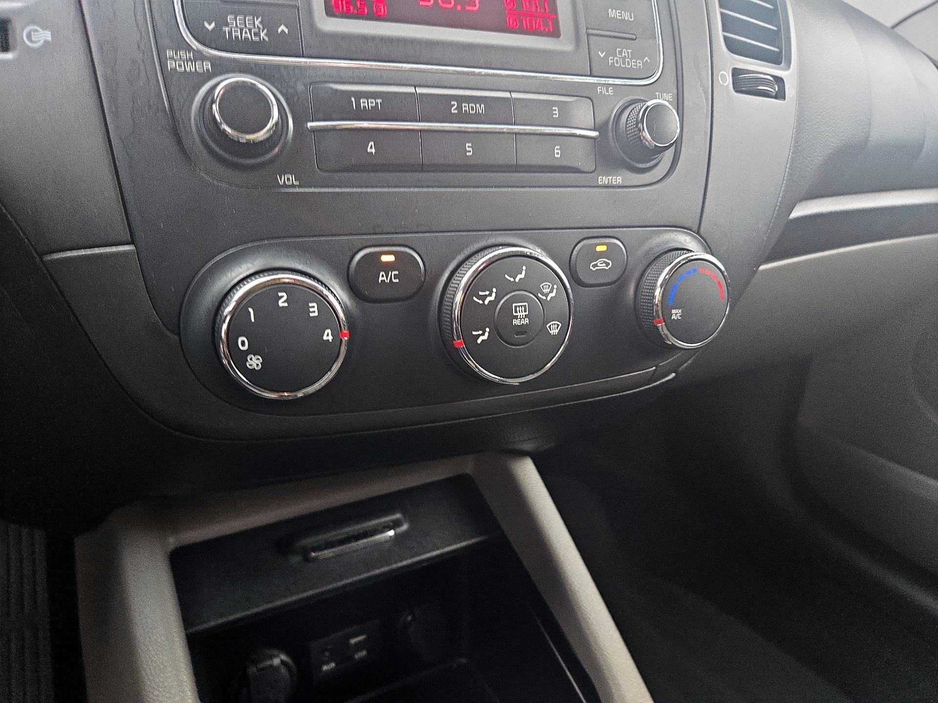Thumbnail: 2016 Kia Forte - 15