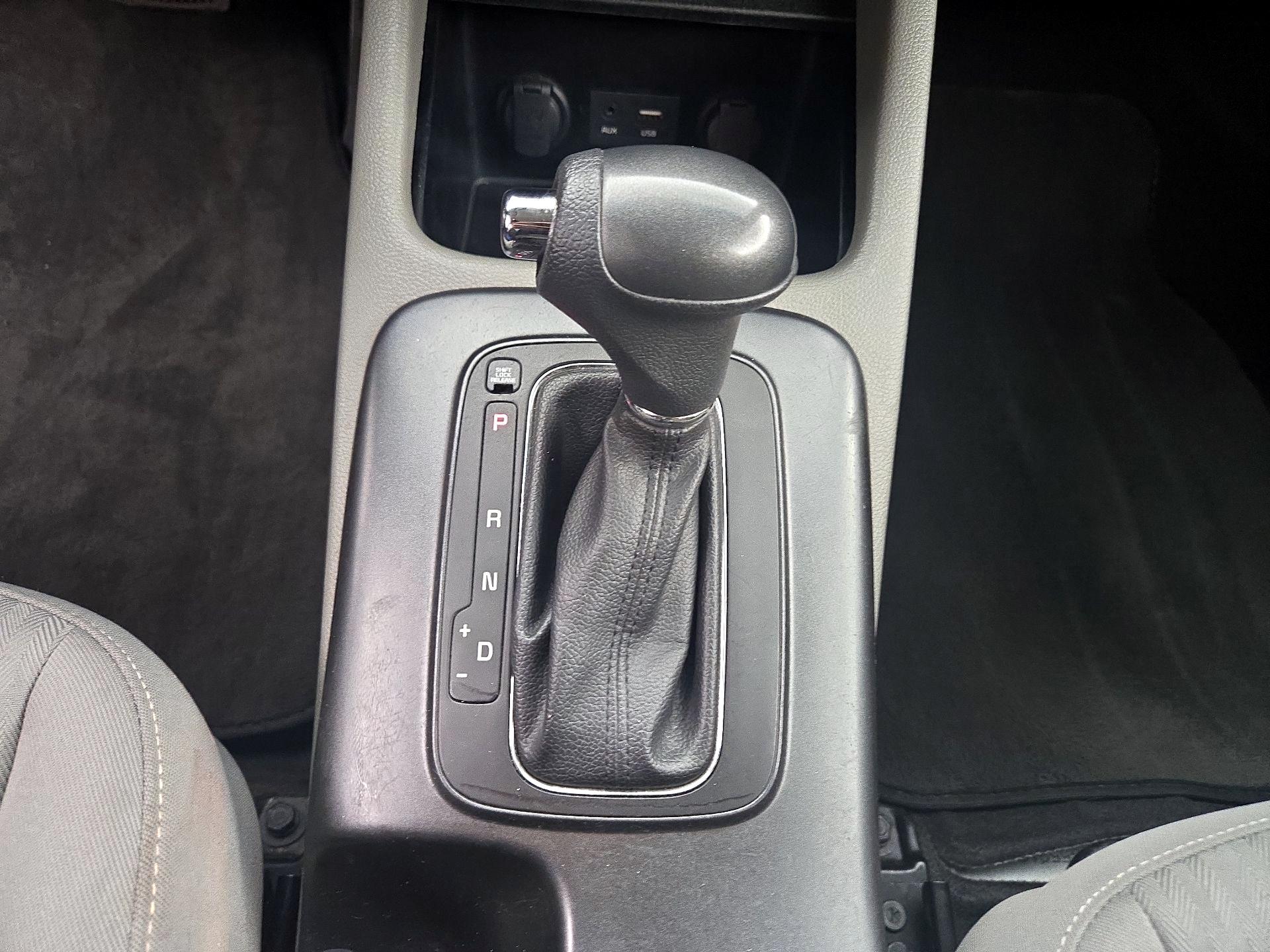 Thumbnail: 2016 Kia Forte - 16