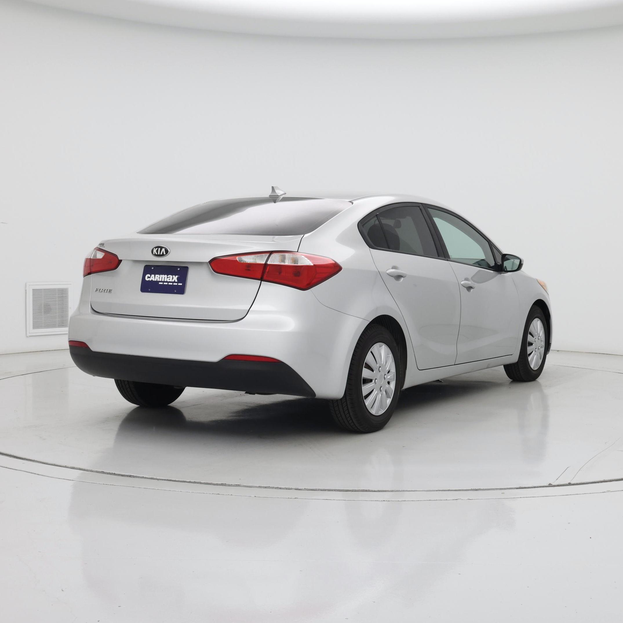 Thumbnail: 2016 Kia Forte - 8
