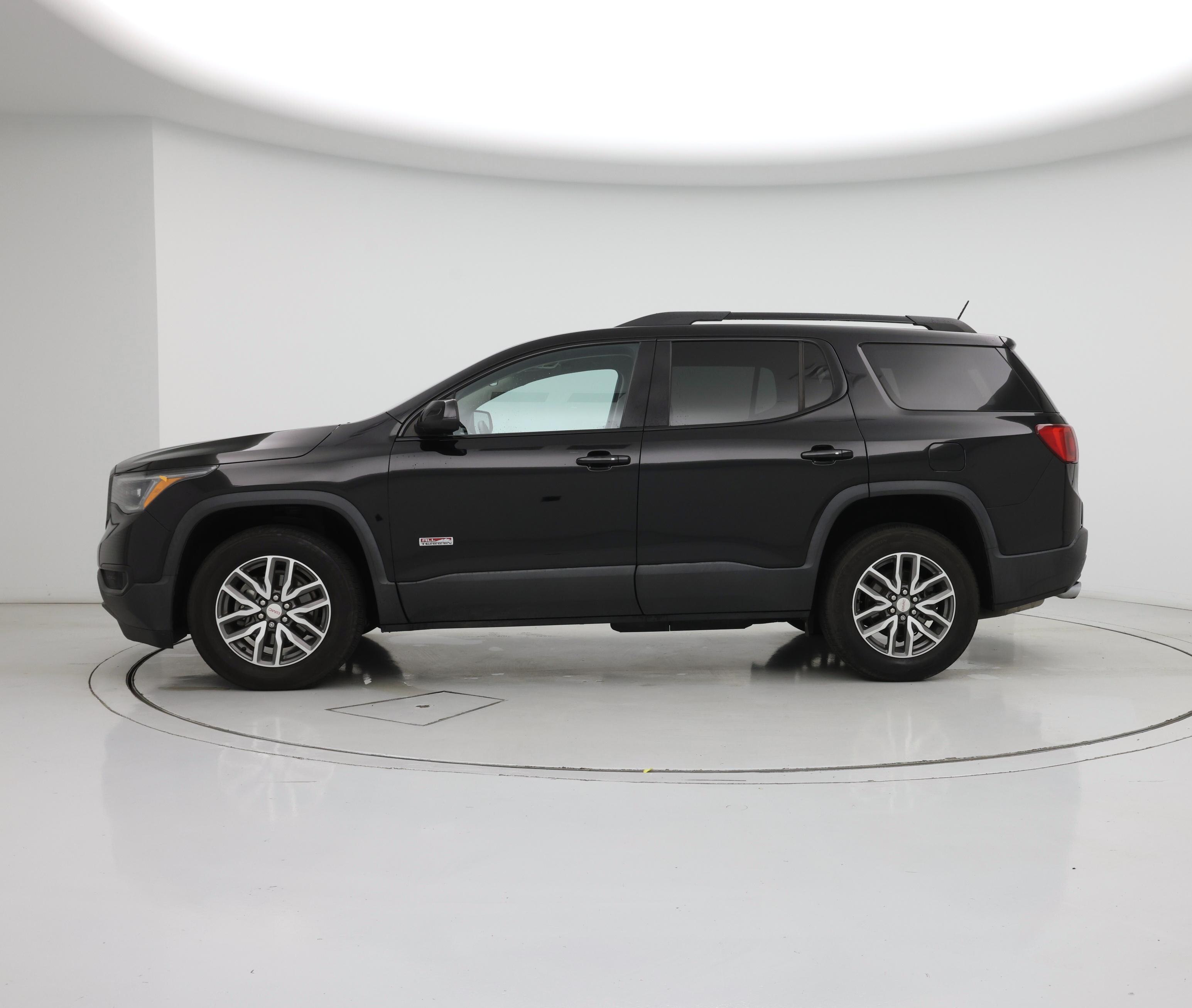 Thumbnail: 2017 GMC Acadia - 3