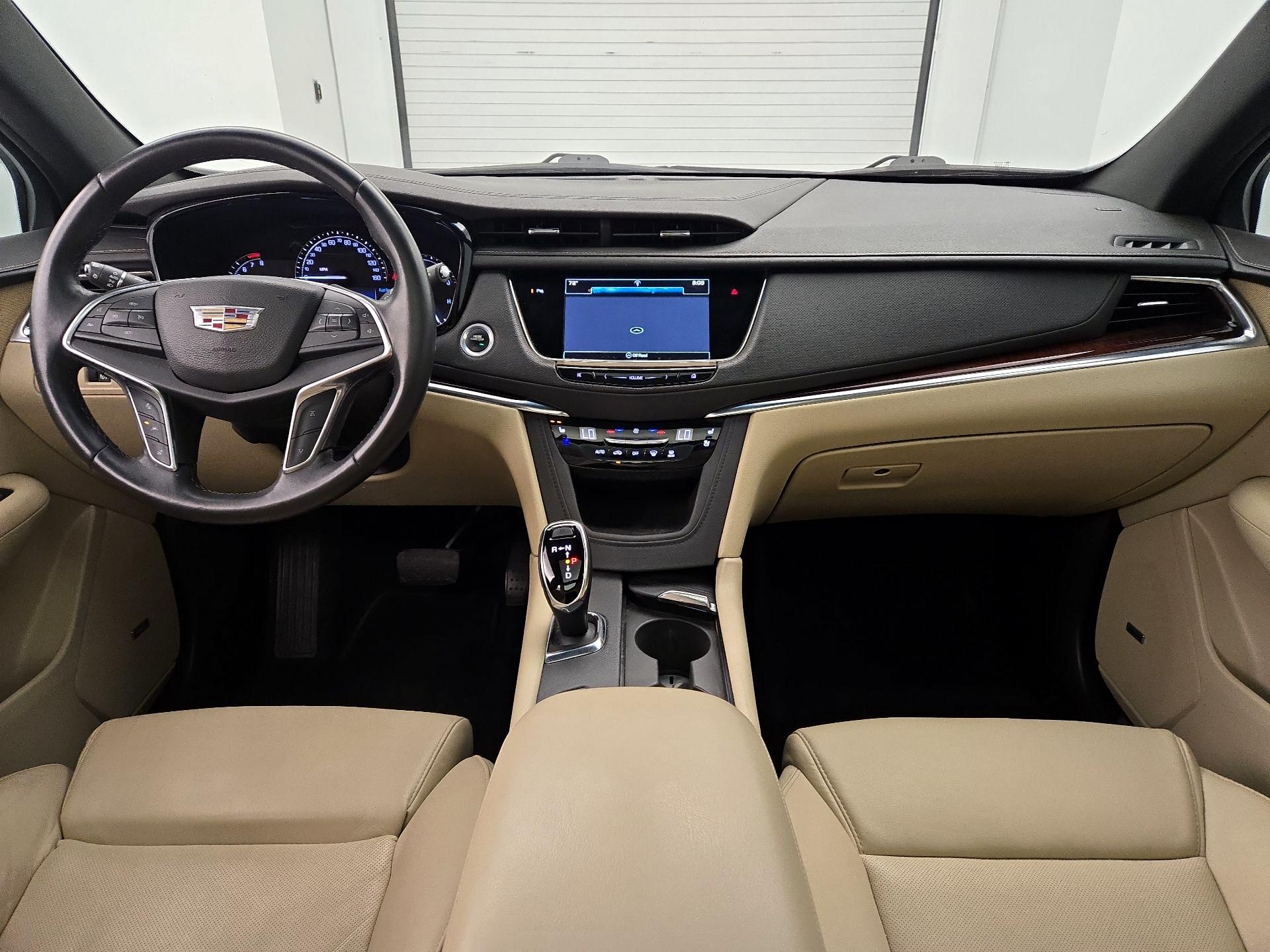 Thumbnail: 2017 Cadillac XT5 - 9