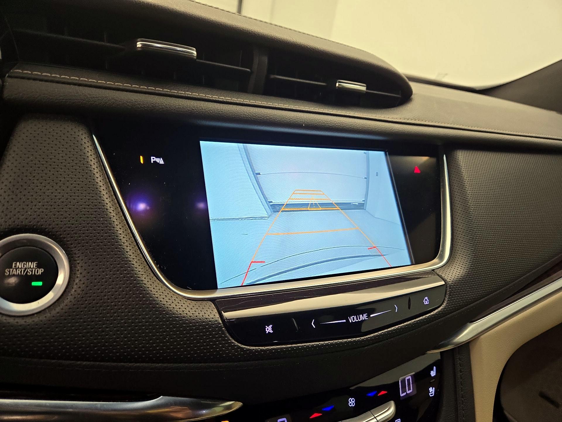 Thumbnail: 2017 Cadillac XT5 - 15