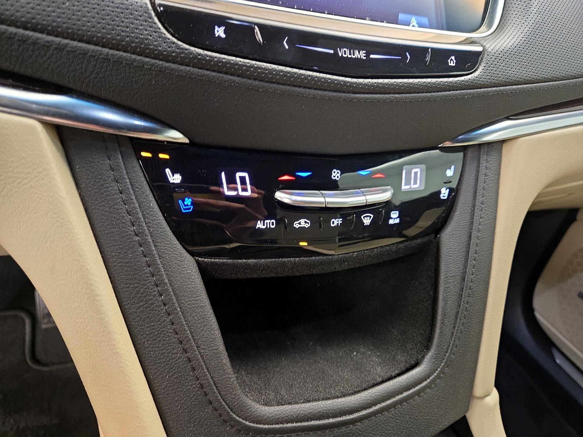 Thumbnail: 2017 Cadillac XT5 - 17