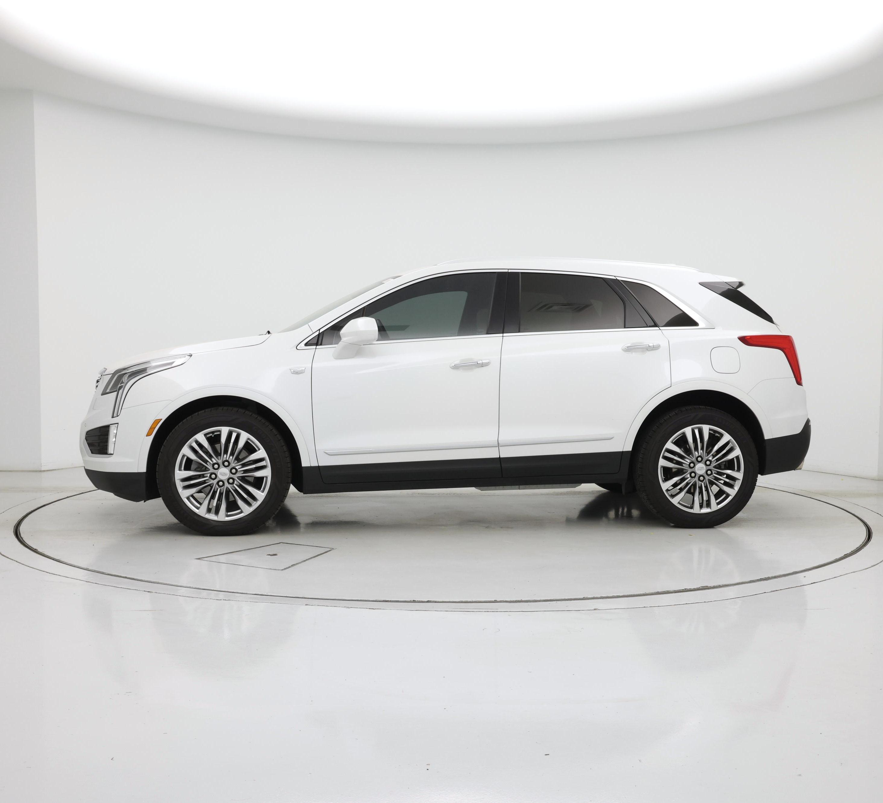 Thumbnail: 2017 Cadillac XT5 - 3