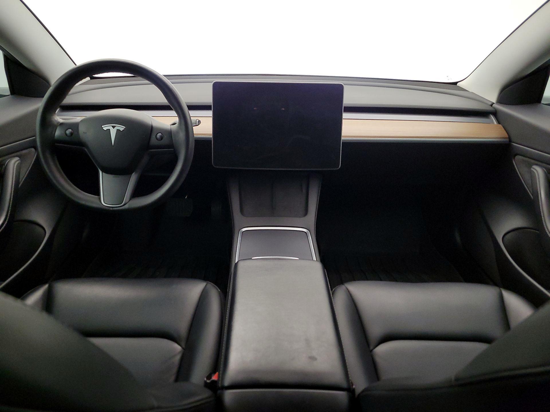 Thumbnail: 2021 Tesla Model 3 - 9