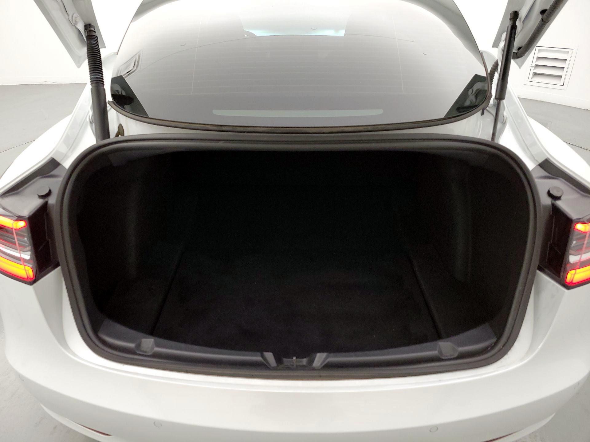 Thumbnail: 2021 Tesla Model 3 - 19