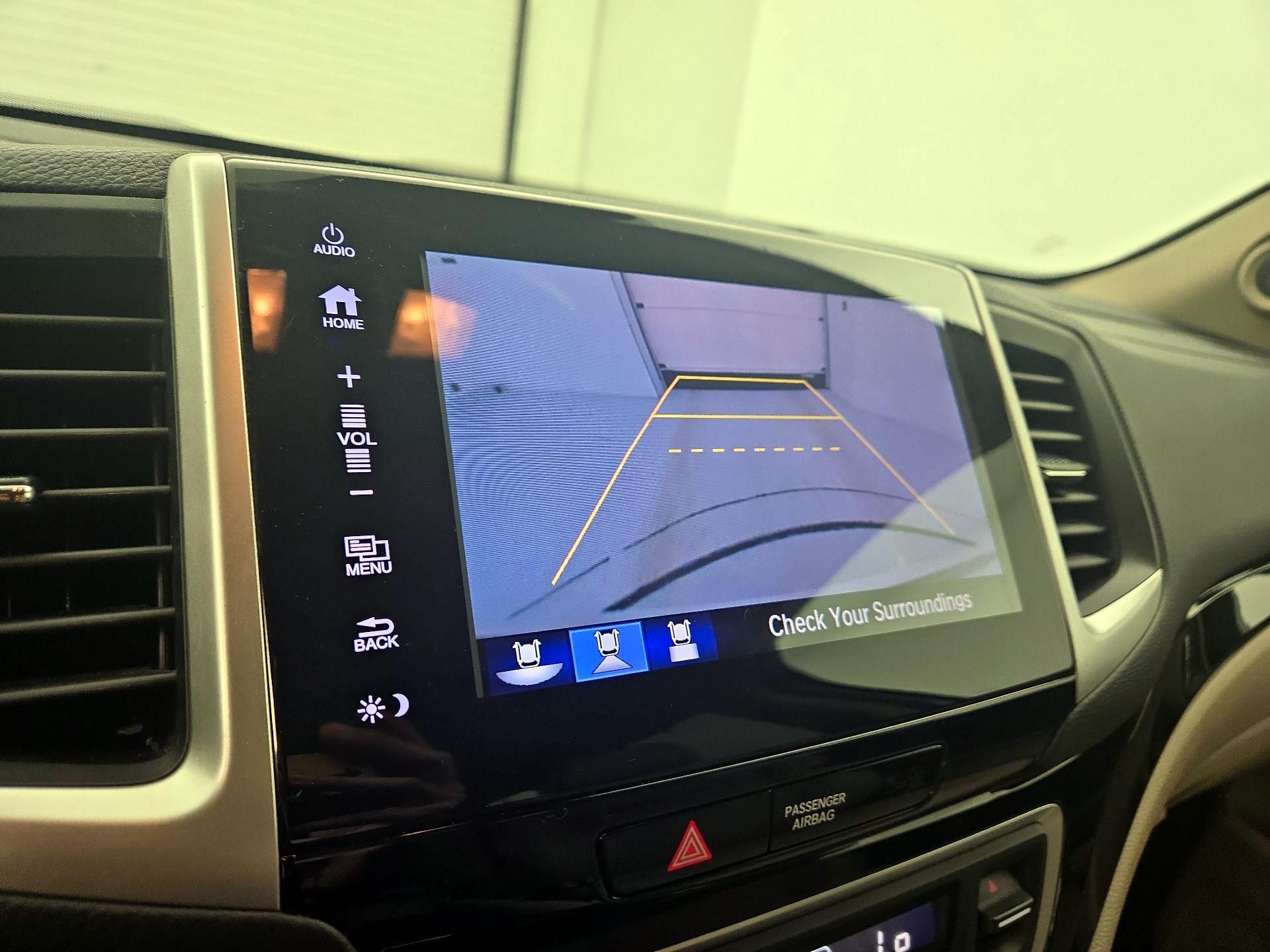 Thumbnail: 2018 Honda Pilot - 14