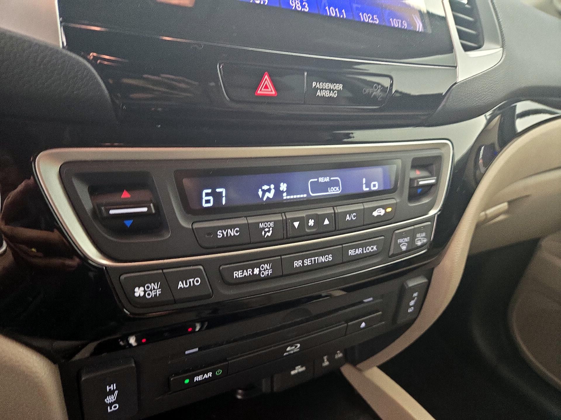 Thumbnail: 2018 Honda Pilot - 16