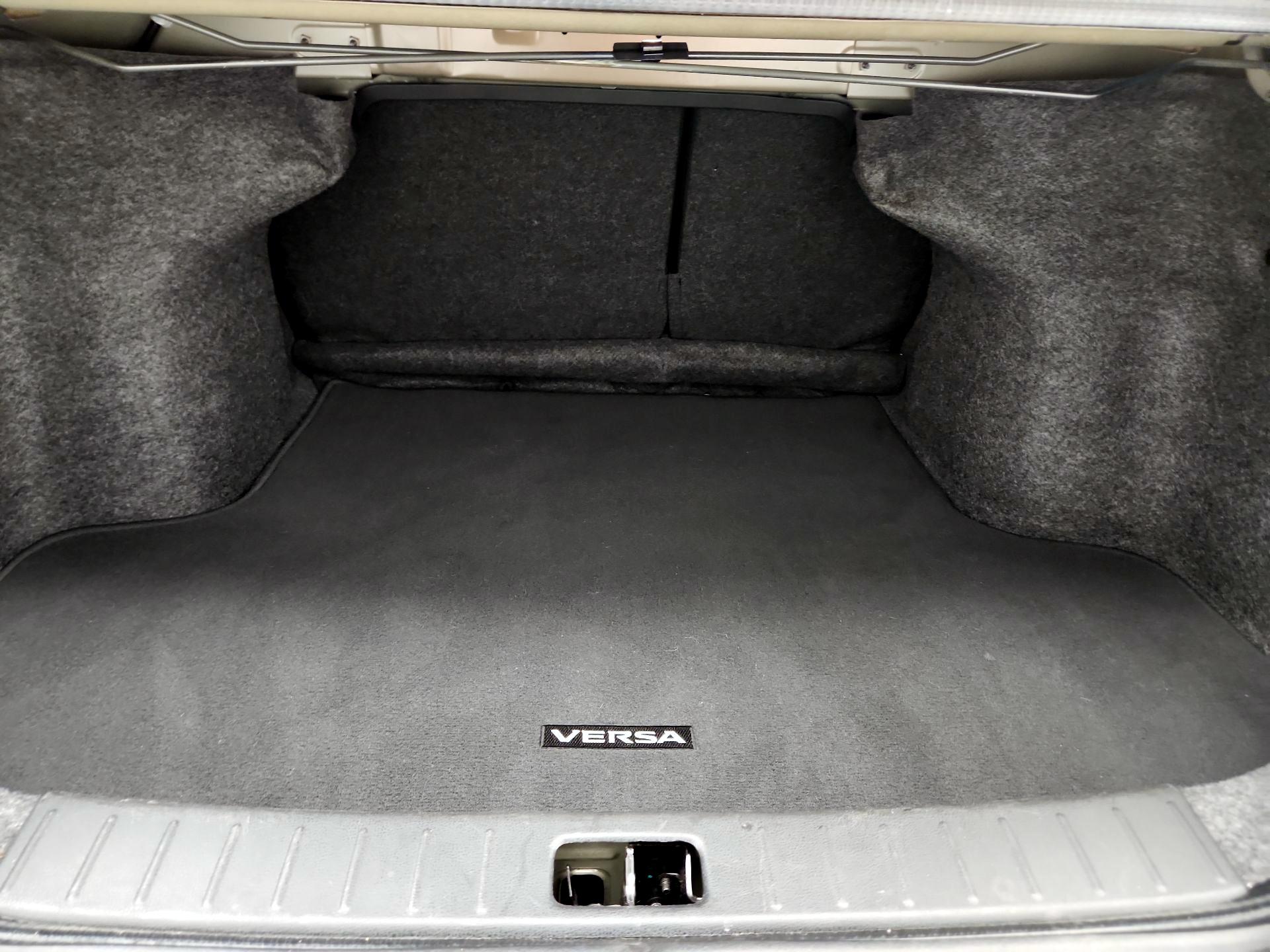 Thumbnail: 2017 Nissan Versa - 19