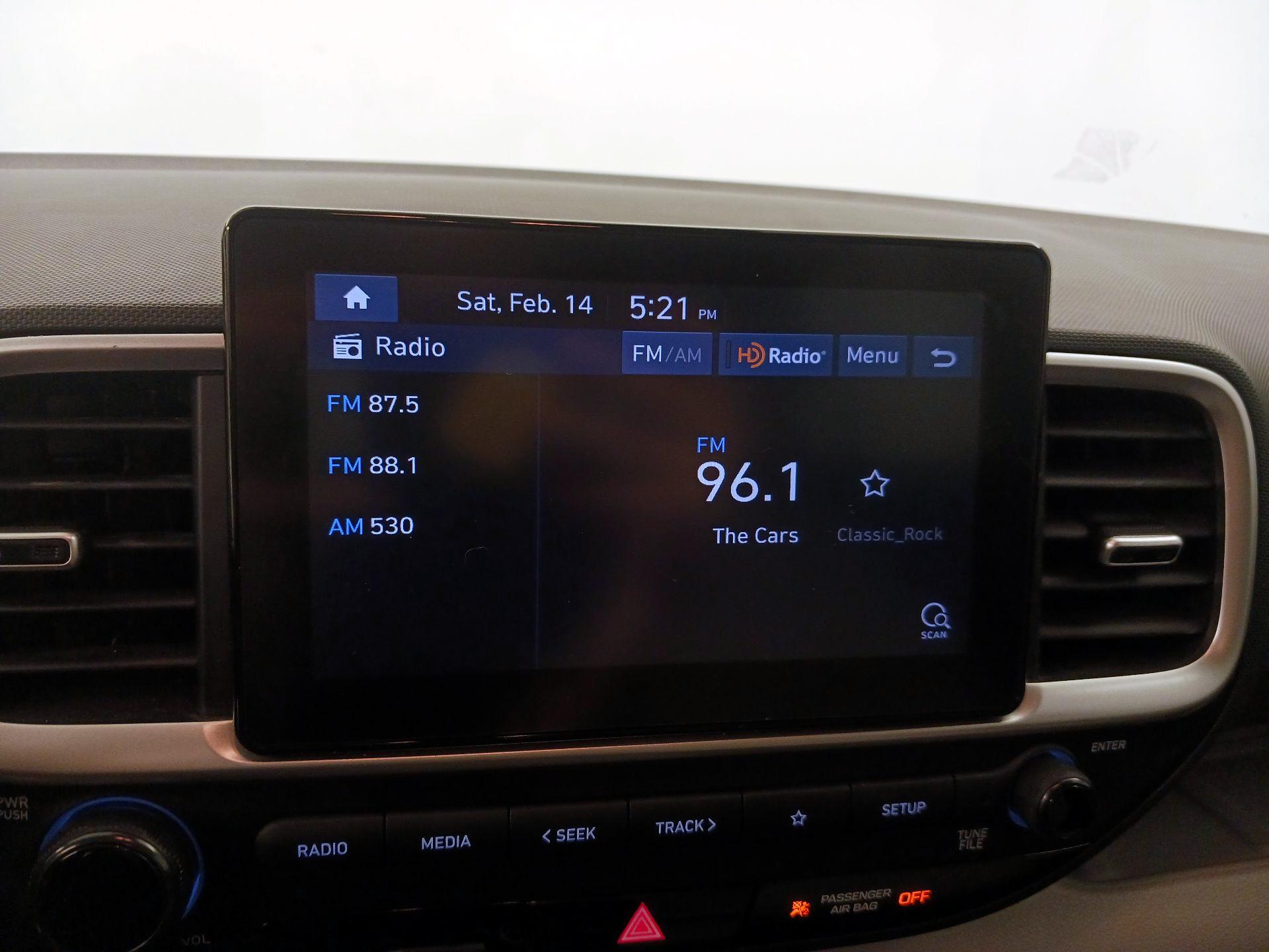 Thumbnail: 2022 Hyundai Venue - 15