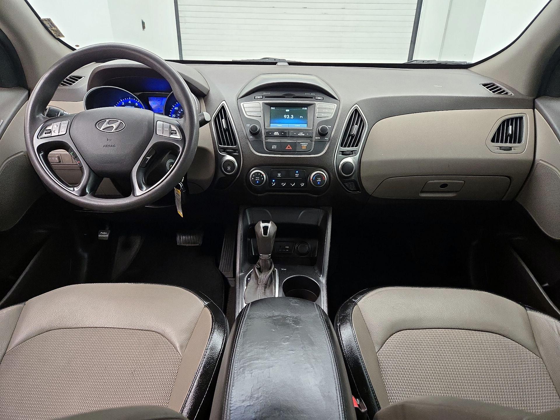 Thumbnail: 2015 Hyundai Tucson - 9