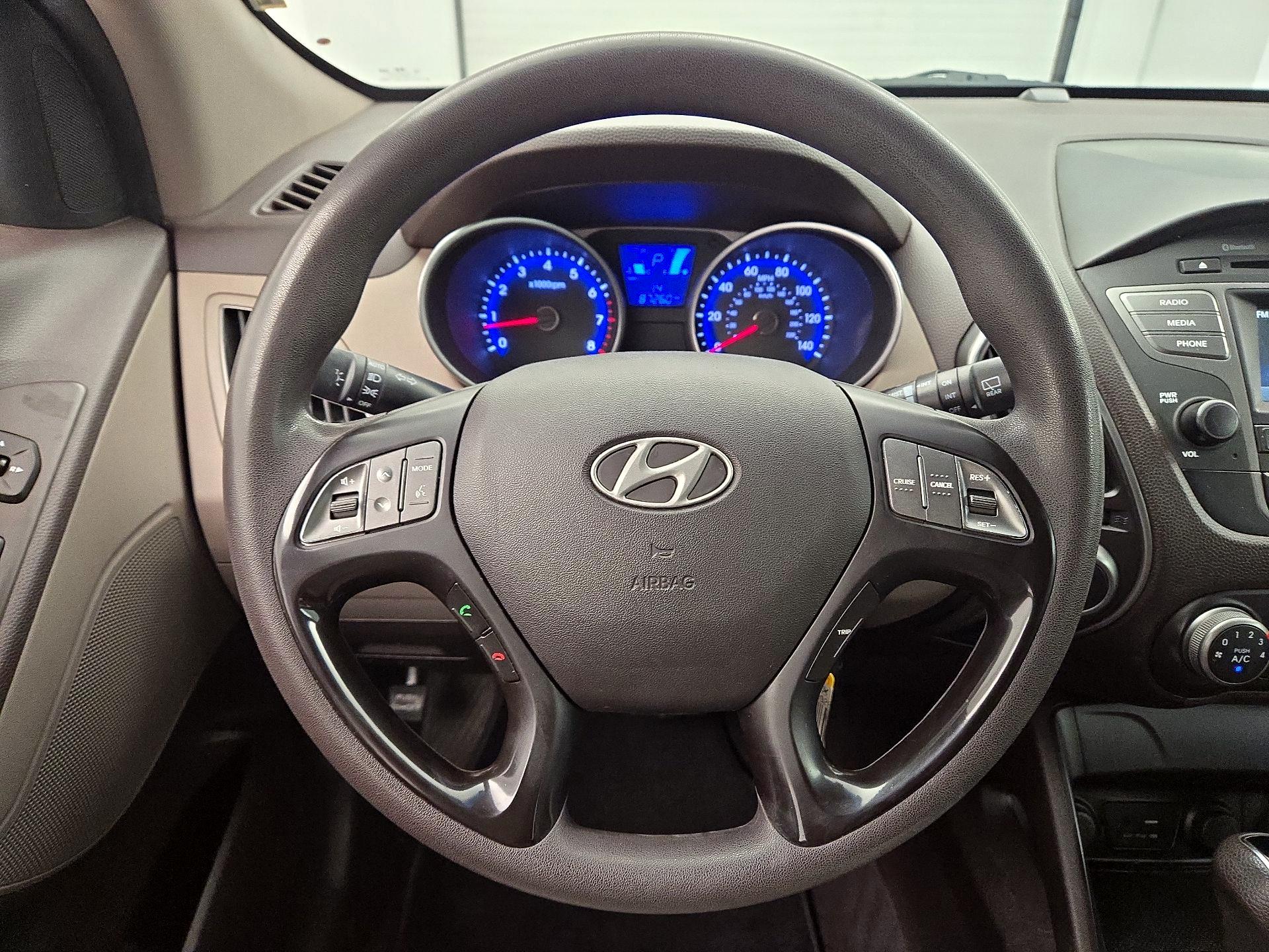 Thumbnail: 2015 Hyundai Tucson - 10